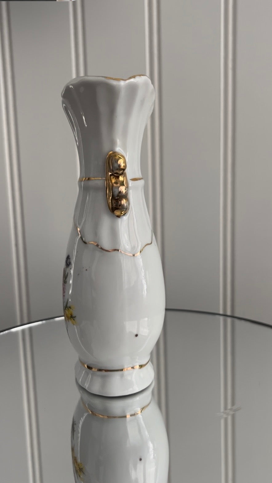 Vintage c1980’s White Porcelain Small Vase with Floral Design & Gold Trim –