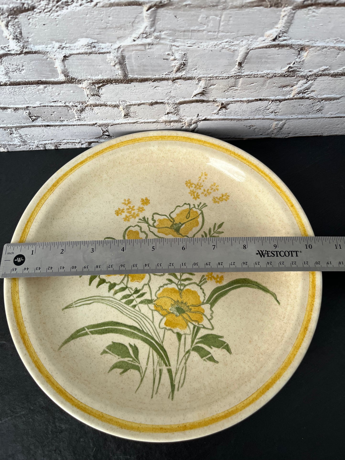 Vintage 1970’s  Roycroft Stoneware Yellow Wildflower asymmetrical floating floral transfer design  Dinner Plate | Made in USA