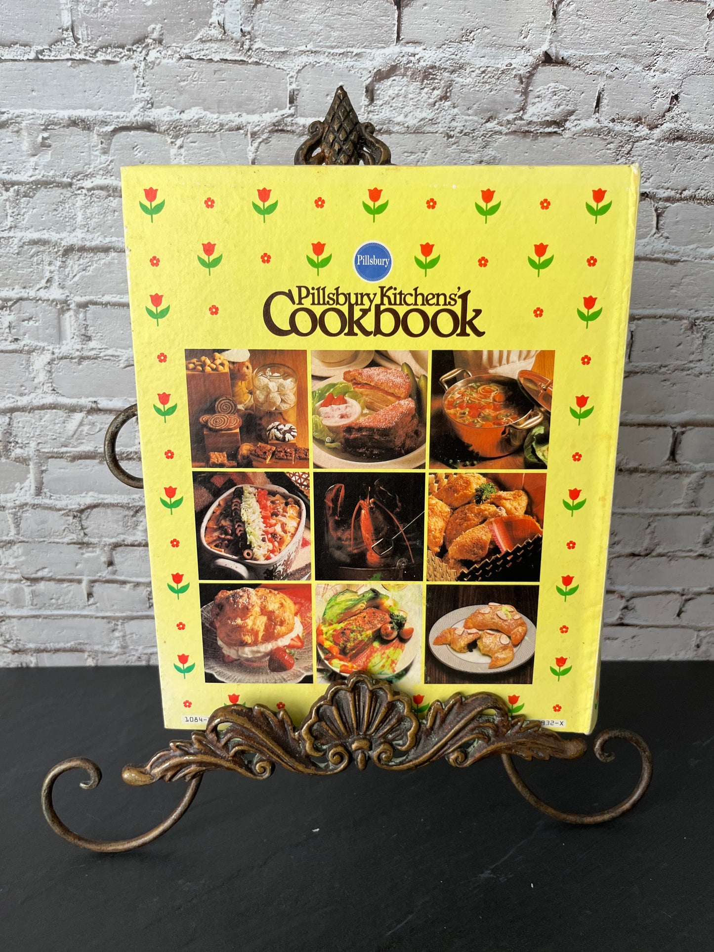 Vintage 1984 Pillsbury Kitchens’ Cookbook Ring Binder Edition