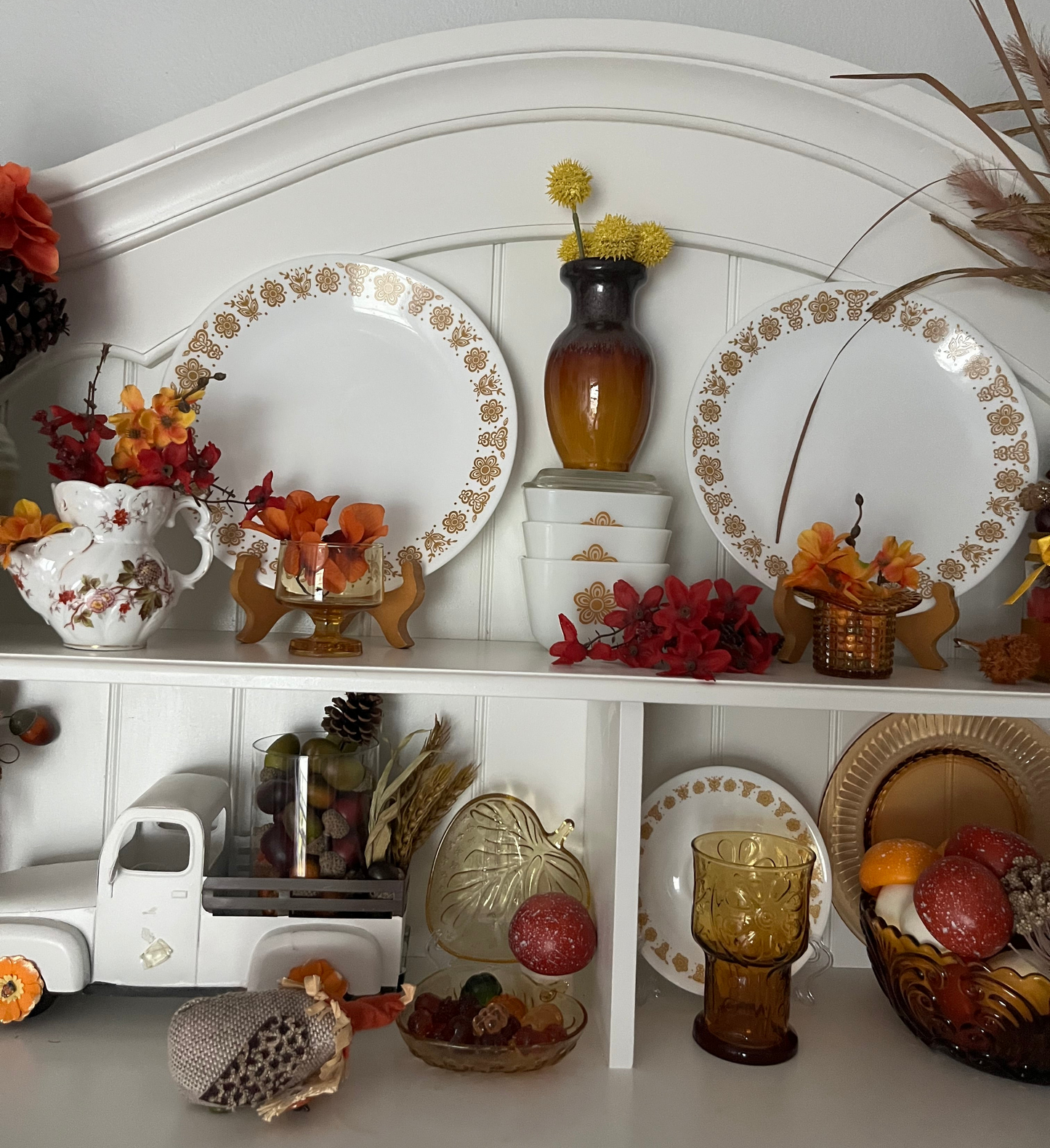 Vintage 1970’s 3 Pyrex Butterfly Gold Refrigerator Dishes with Lid – Harvest Hues