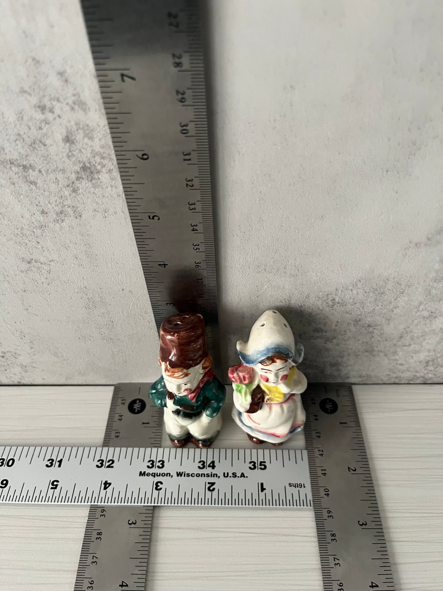 Vintage 1950s Lefton-Style Dutch Boy & Girl Salt and Pepper Shakers – Hand Painted Japanese Porcelain Couple Figurines