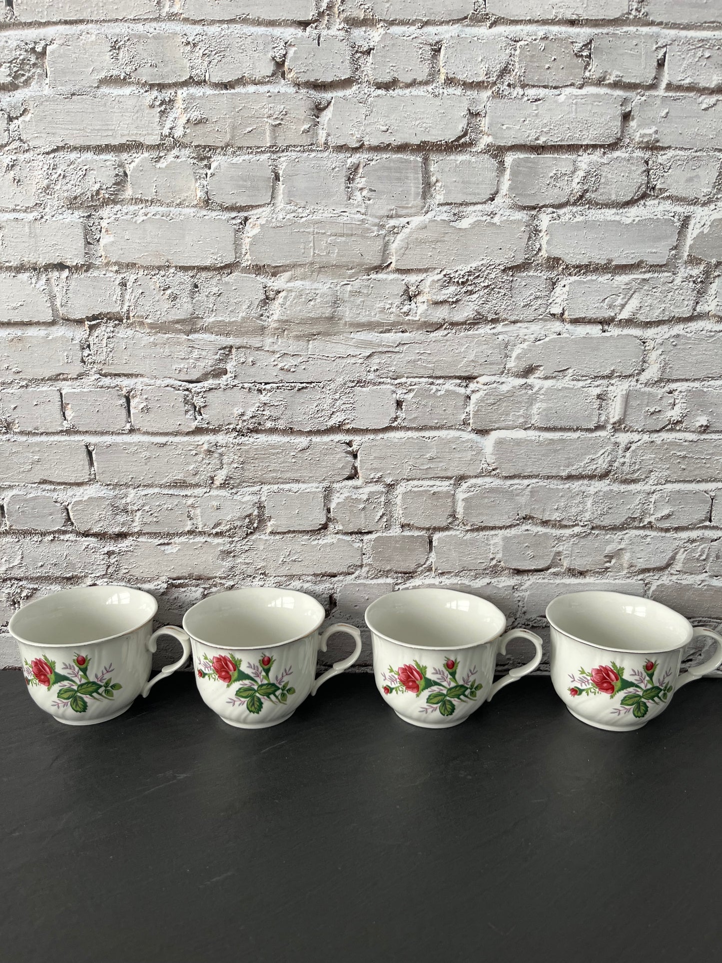 Vintage 1980s Lynns Fine China Rose Teacup & Saucer Set – Gold Rim Cottage Floral – Set of 4