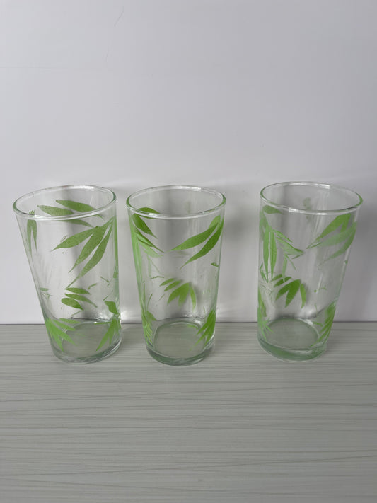 Vintage 1970s–1980s Tropical Bamboo Leaf Drinking Glasses – Set of 3 Green Botanical 10 oz Tumblers – Libbey Style Retro Barware