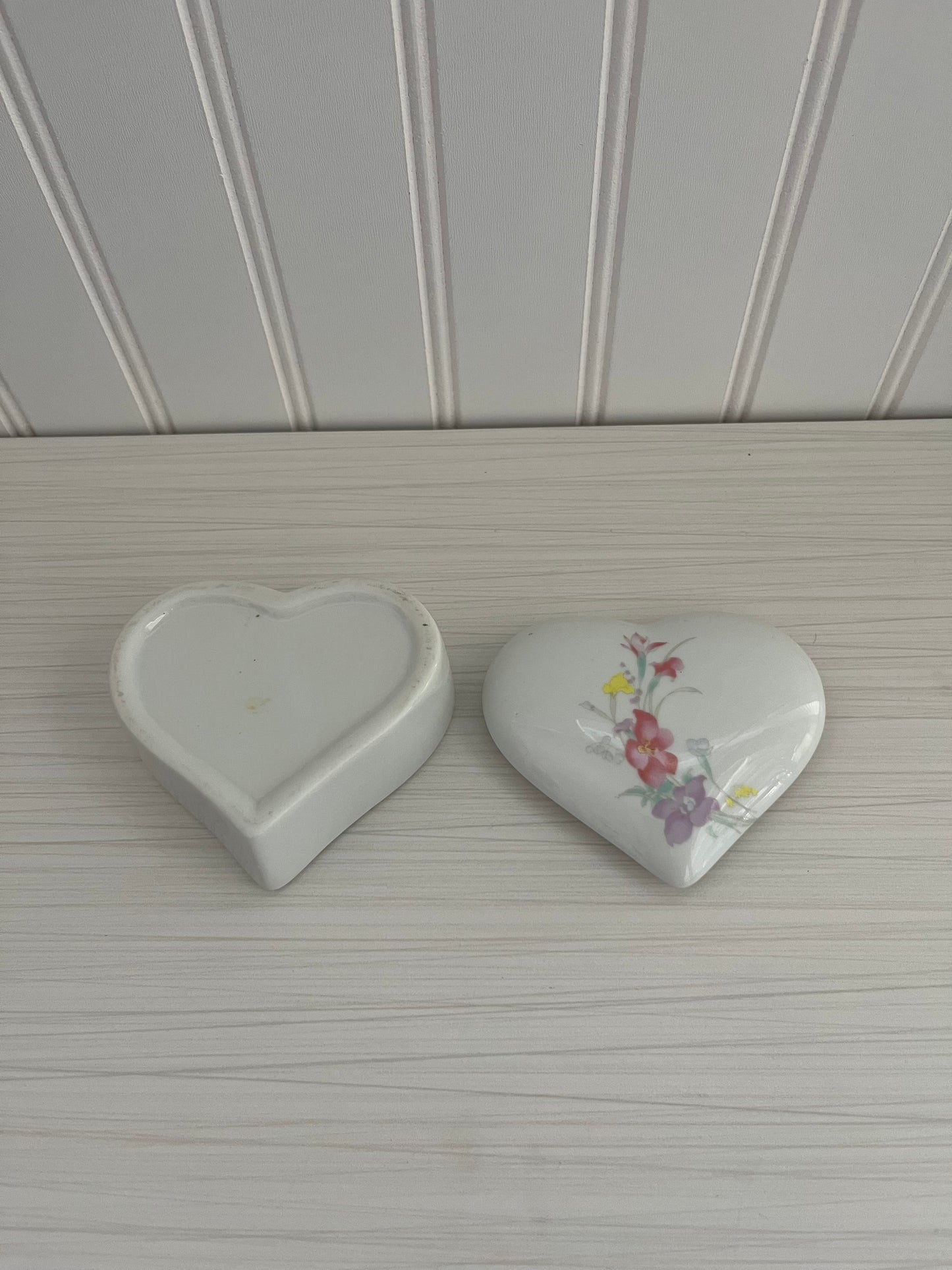 Vintage 1980’s White Ceramic Porcelain Floral Heart Trinket Box with Lid