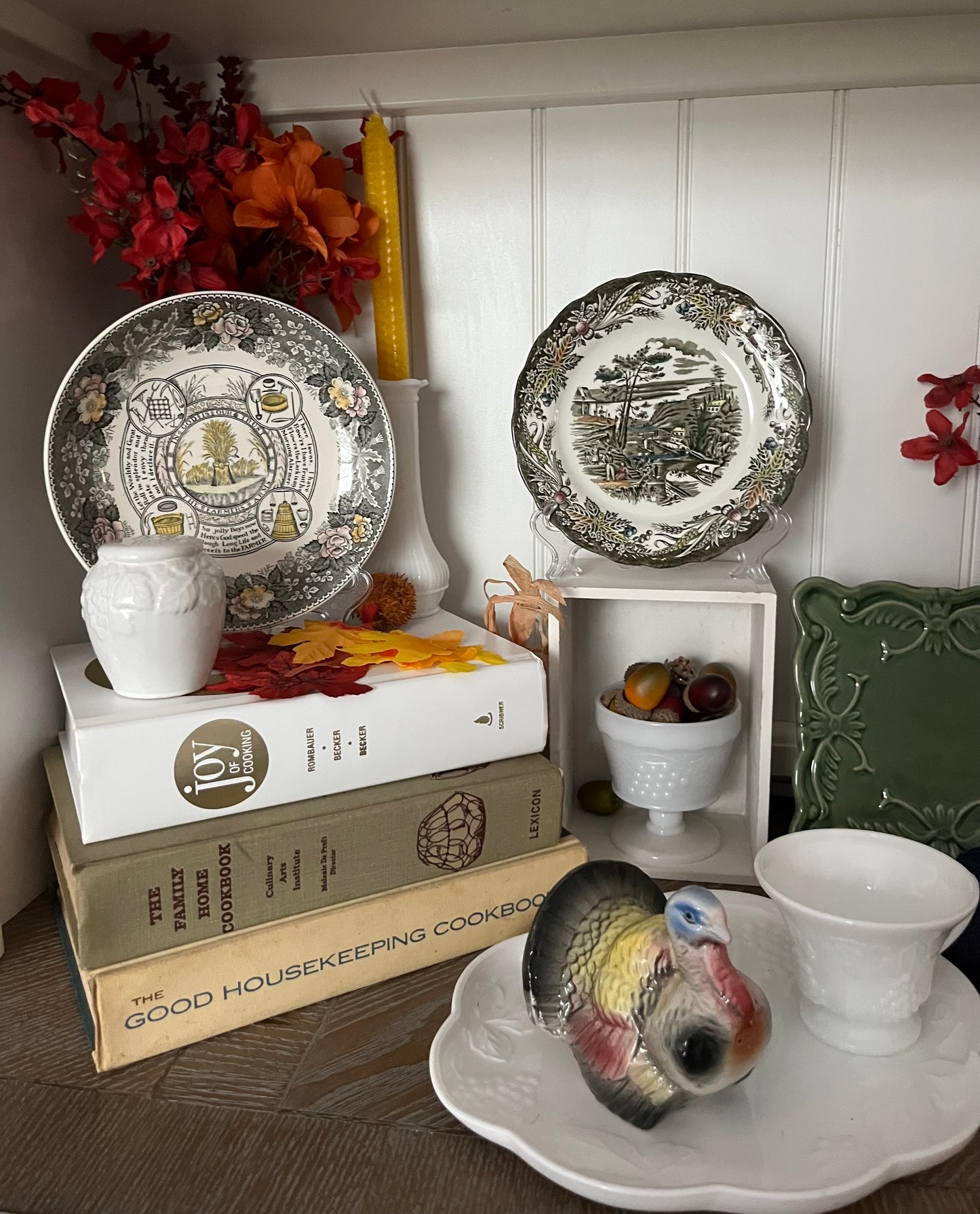 Retro 1980s–1990s White Grapevine Ceramic Salt Shaker – Single Orphan Shaker, Cottage Farmhouse Kitchen Accent