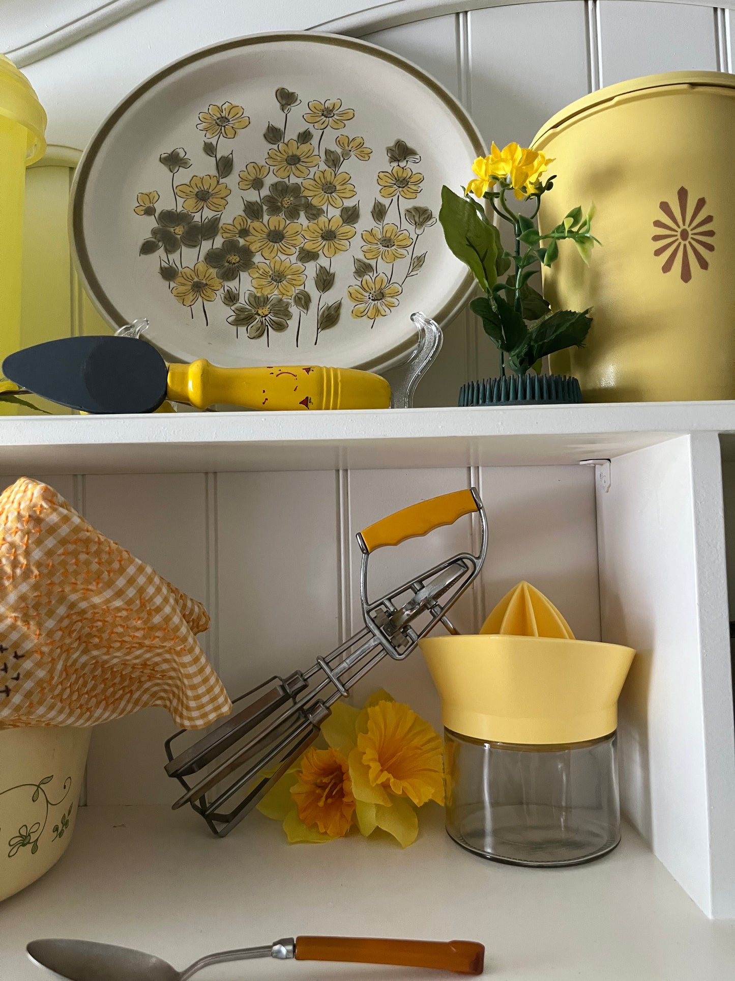 Vintage Tupperware Canister w/ Lid, Yellow Storage Container #809-5, Mid Century Kitchen Canister, Retro Plastic Kitchenware 1970s