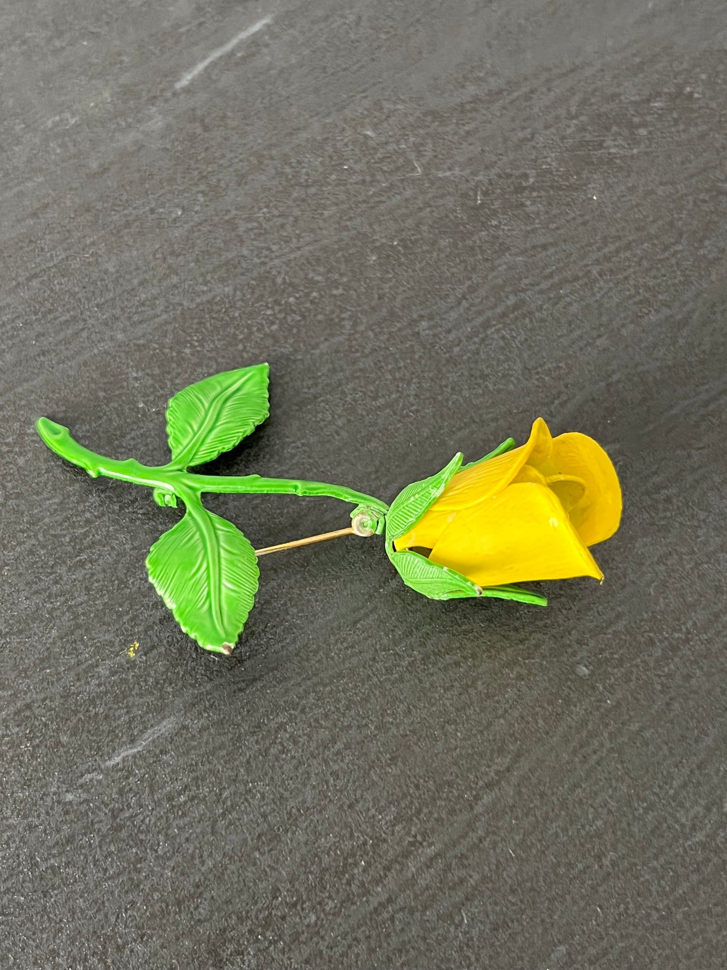 Vintage 1960’s Yellow Rose Enamel Brooch Pin – Mid-Century Floral Jewelry with Green Leaves