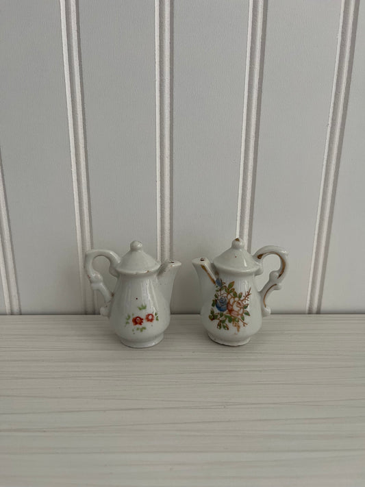 Vintage Japan Mini Teapot Salt & Pepper Shakers | White Floral S&P | Retro Kitchen Decor