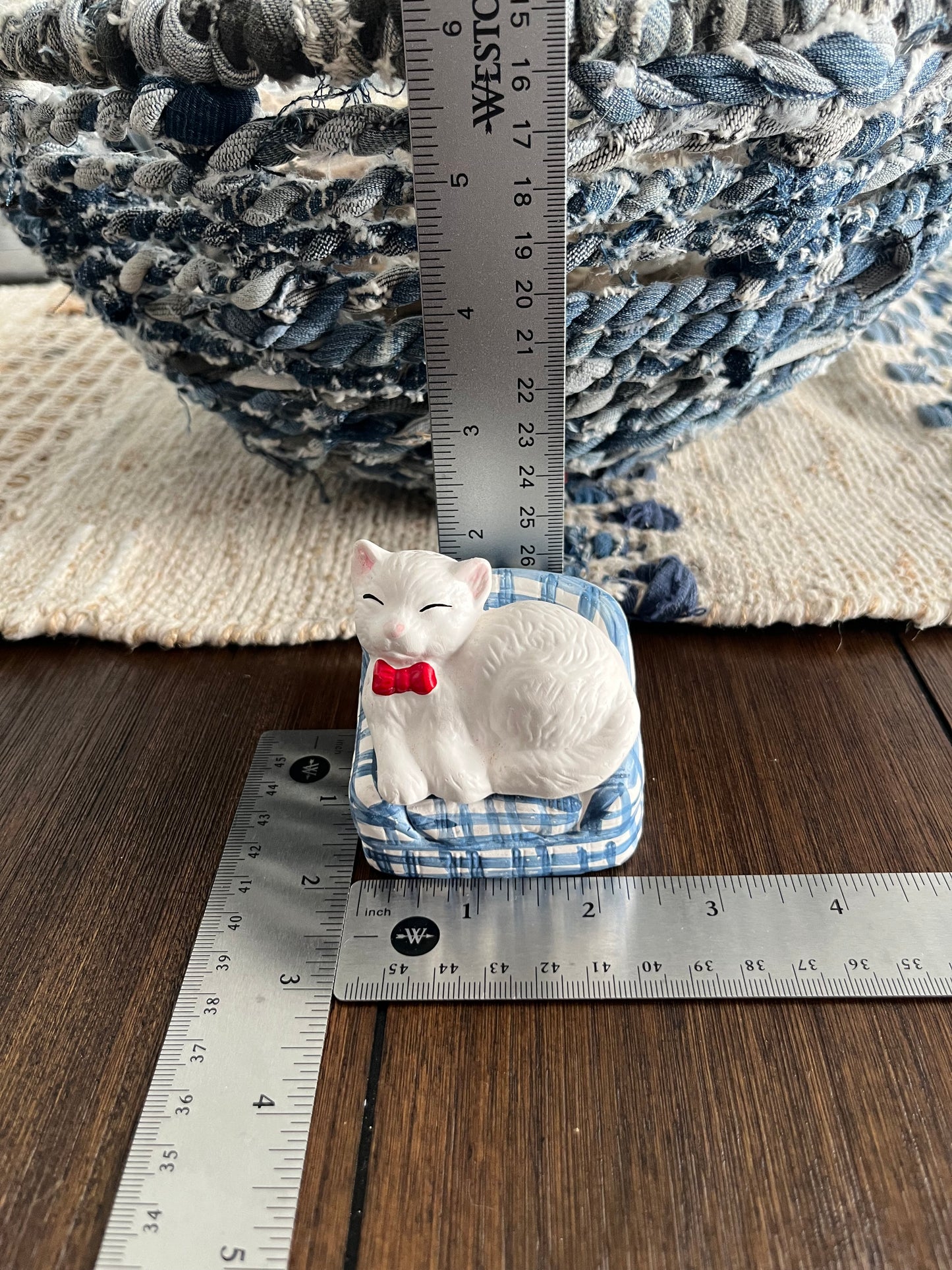 Vintage 1990s White Cat Salt & Pepper Shaker Set – Blue Gingham Chair, Red Bow, Made in China