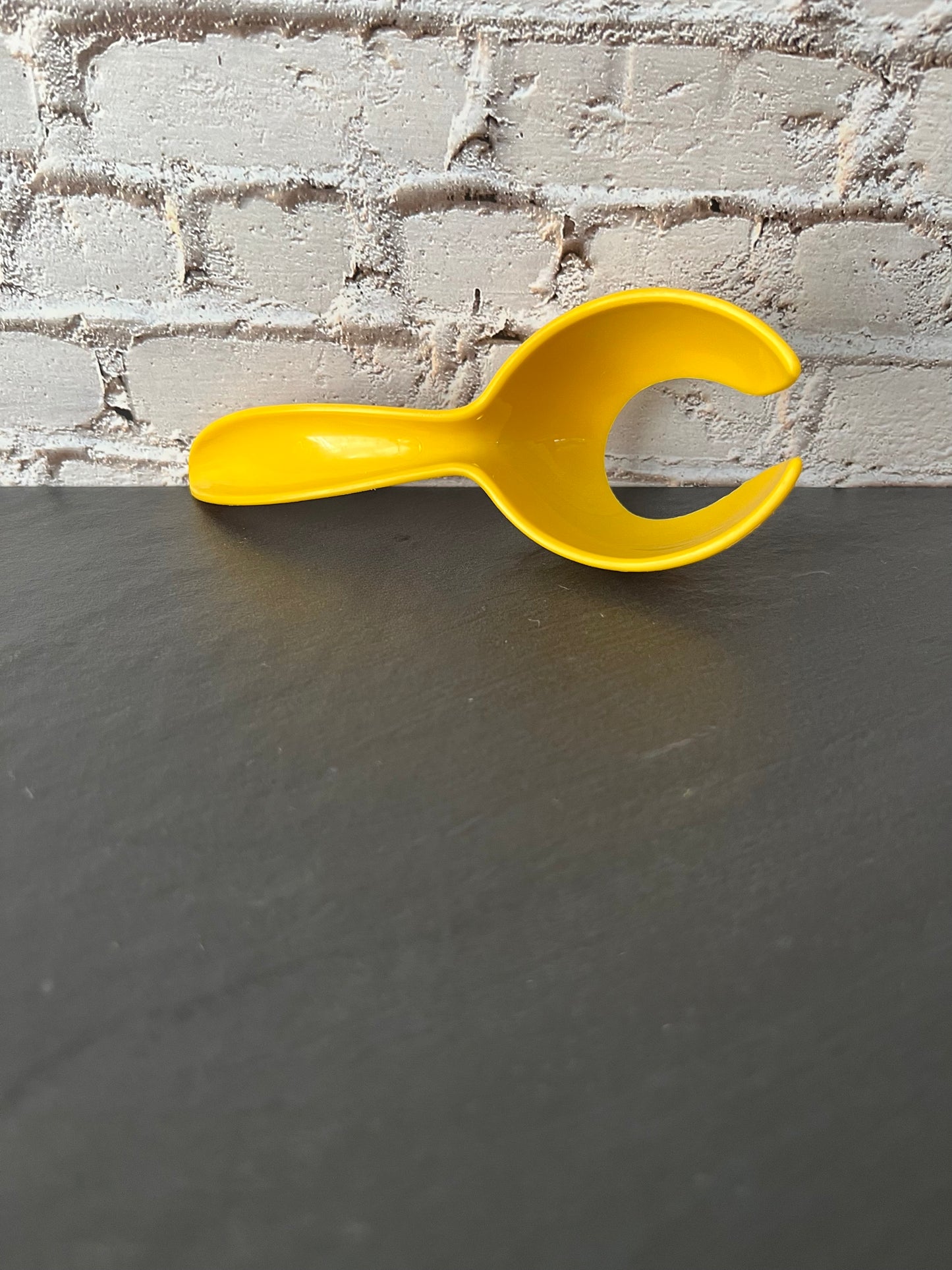 Vintage Tupperware Harvest Yellow Egg Lifter Scoop #1334-4 – 1970s Kitchen Gadget