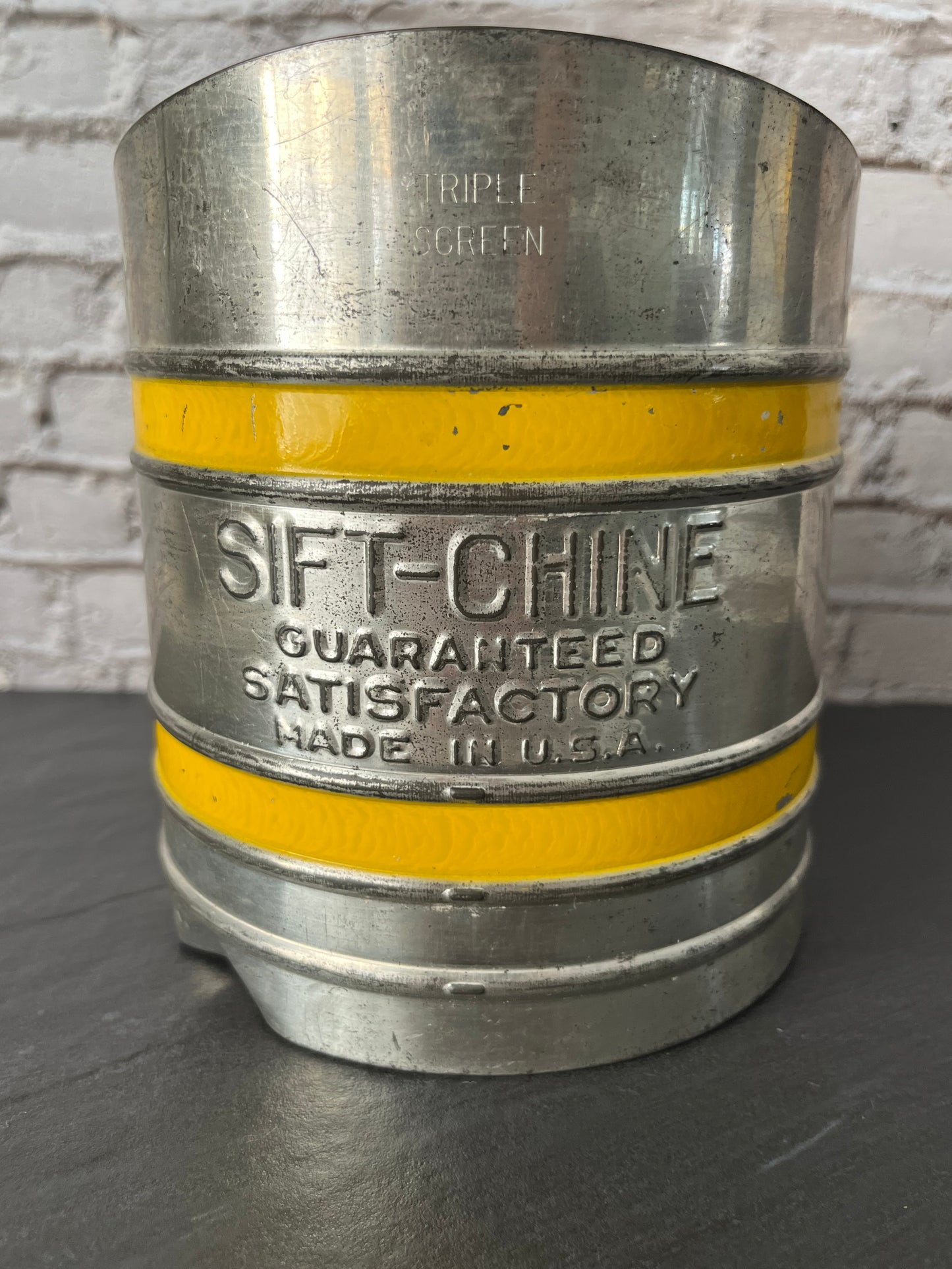 Vintage Sift-Chine Triple Screen Flour Sifter – 1940s–1950s Yellow Stripe Baking Tool