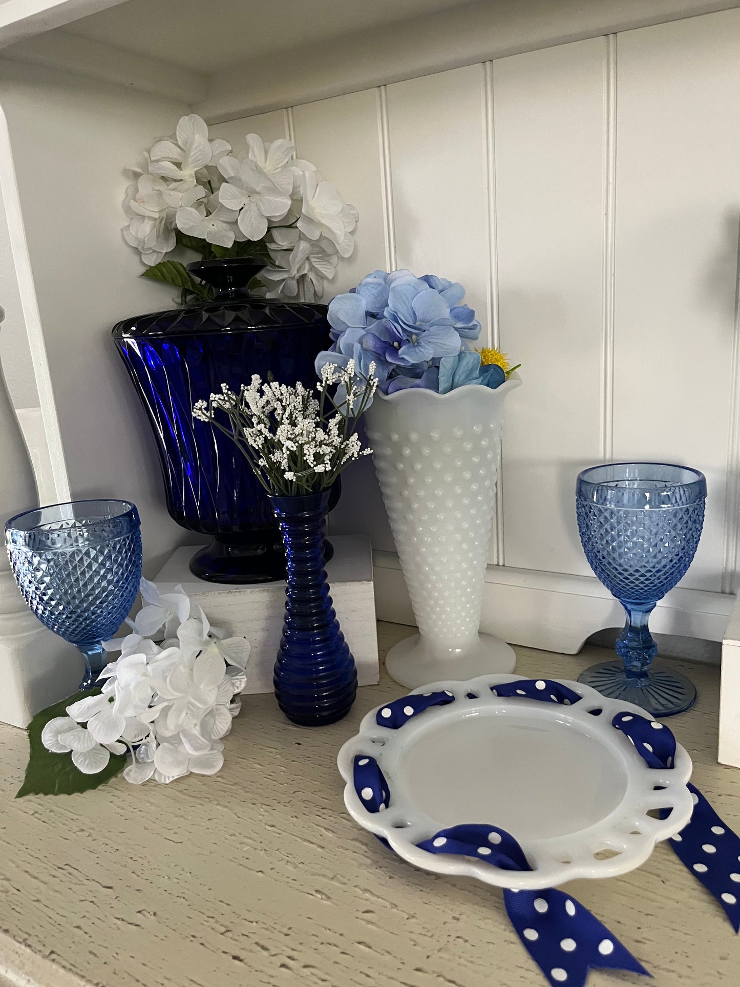 Vintage 1950s–1960s Milk Glass Lace Edge Ribbon Plate – Anchor Hocking Style, 8.5” Round