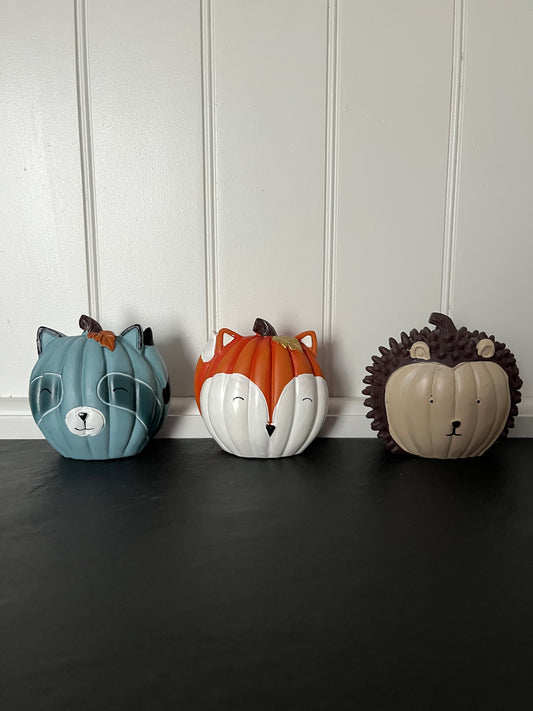 Set of 3 Woodland Animal Pumpkin Figurines – Raccoon, Fox & Hedgehog, Hand-Painted Fall Decor