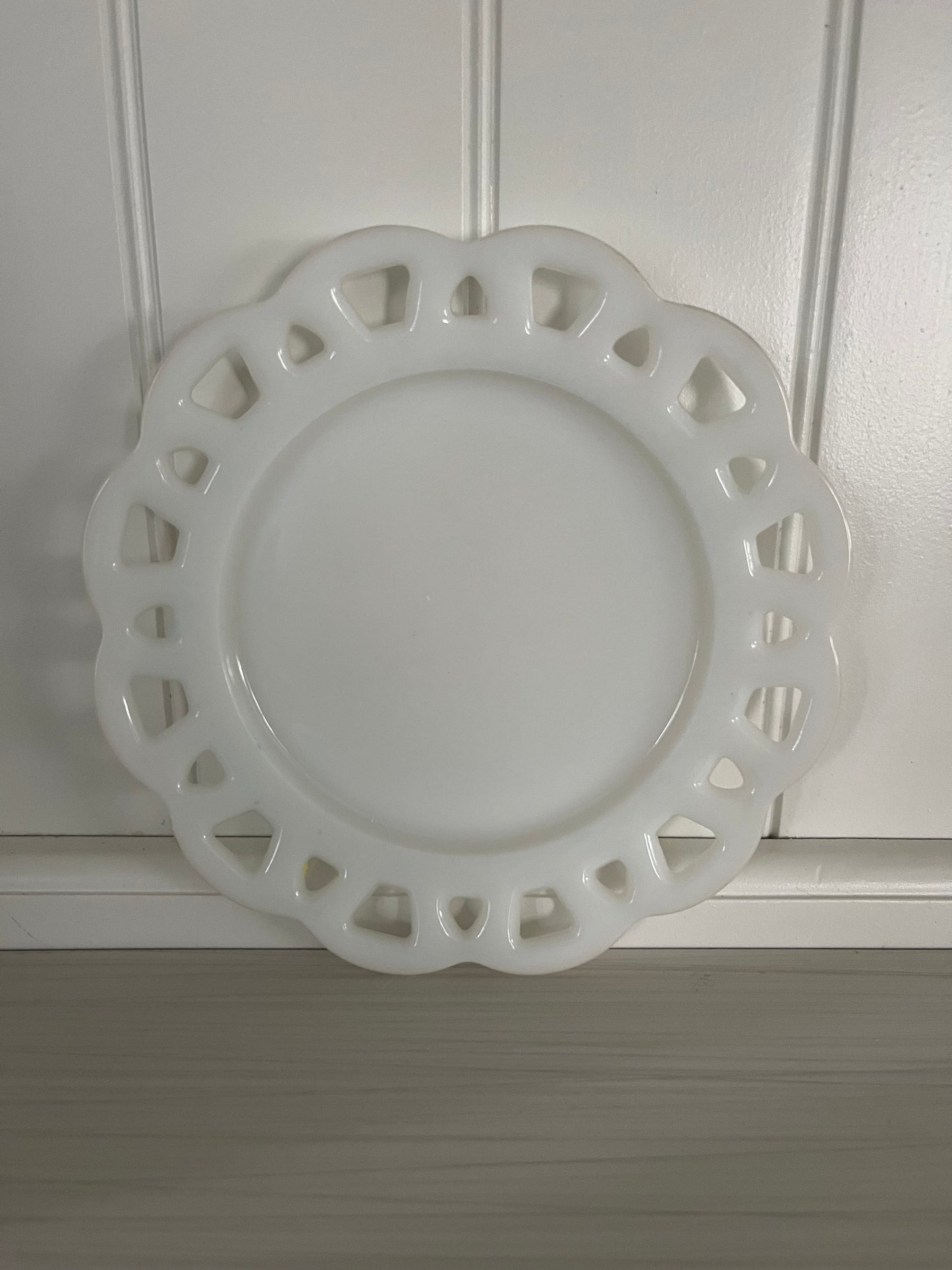 Vintage 1950s–1960s Milk Glass Lace Edge Ribbon Plate – Anchor Hocking Style, 8.5” Round