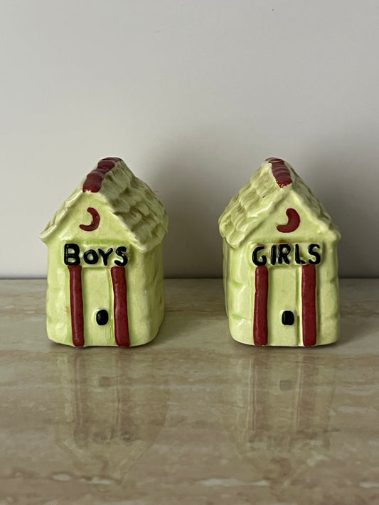 Vintage 1960s–1970s Boys & Girls Outhouse Salt & Pepper Shaker Set – Ceramic Novelty Cottage Shakers