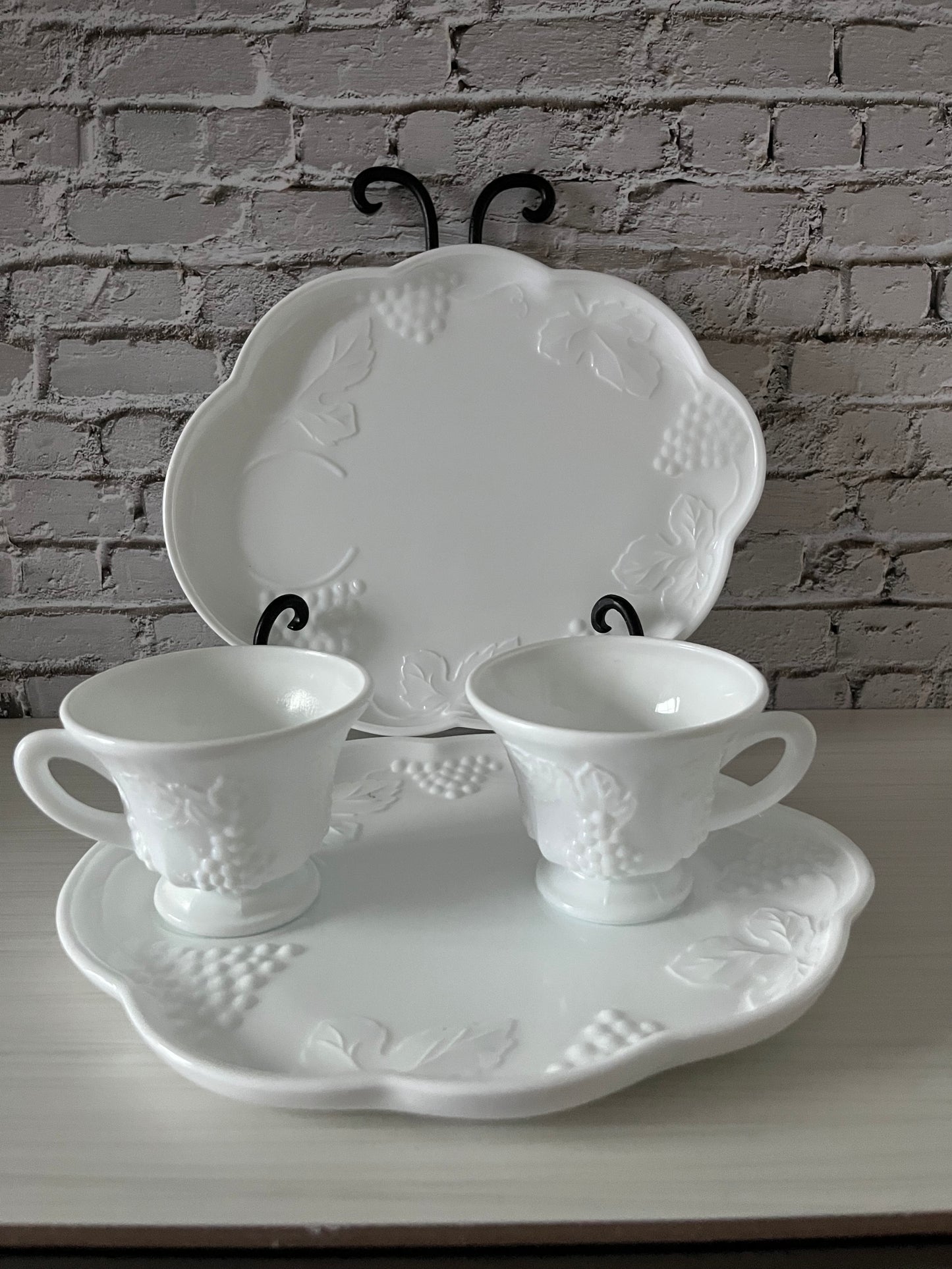 Vintage 1960s Indiana Milk Glass Colonial “Harvest Grape” Snack Set – 2 Trays & 2 Tea Cups