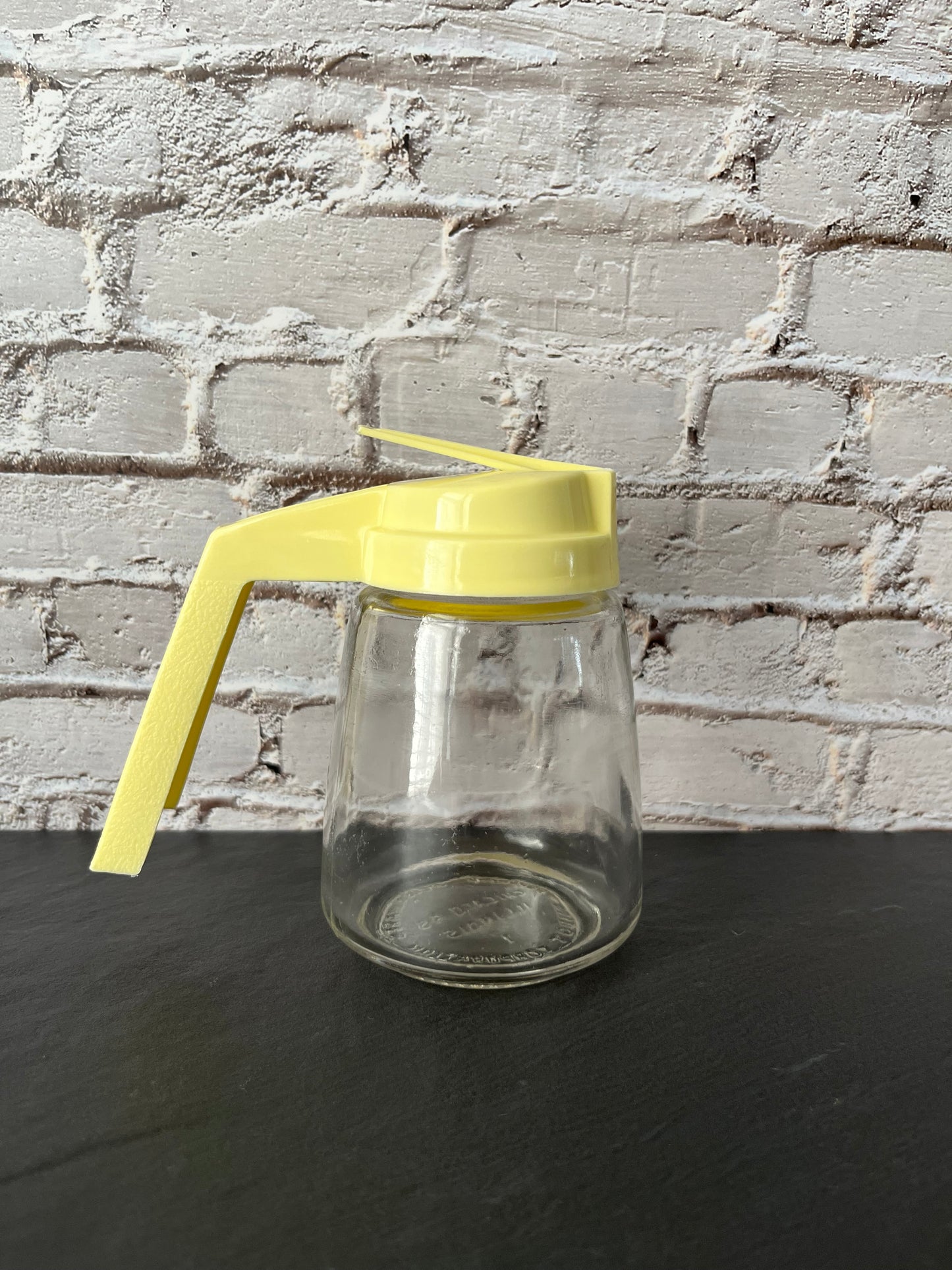 Vintage Federal Glass Syrup Dispenser w/ Yellow Plastic Lid & Handle, Mid Century Pancake Syrup Pitcher, Retro Kitchen Glassware 1960s-70’s