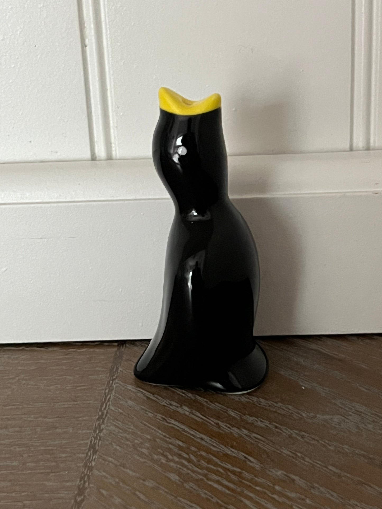 Vintage Blackbird Ceramic Pie Bird Pie Funnel – Black & Yellow Baking Vent – 3” Curated Shelf & Trinket Display Décor
