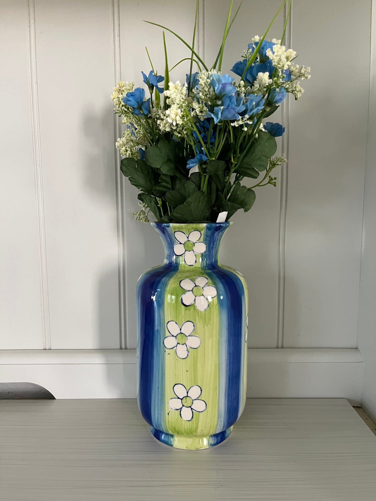 (2000s) Vintage Striped Daisy Motif Ceramic Vase – Hand-Painted Retro Revival