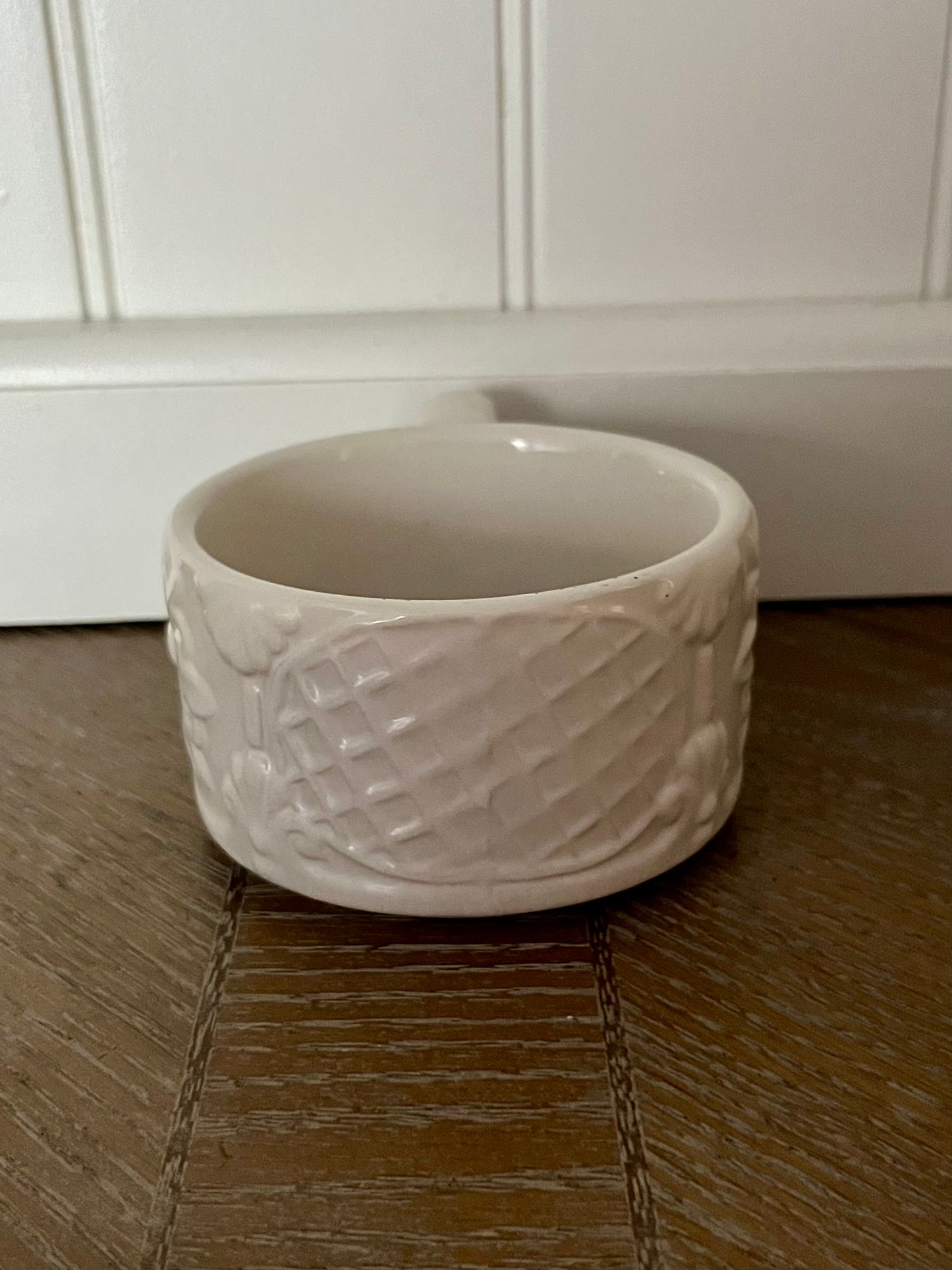 Vintage White Embossed Daisy Ceramic Soup Mug / Cup — 1970s Stoneware Floral Relief