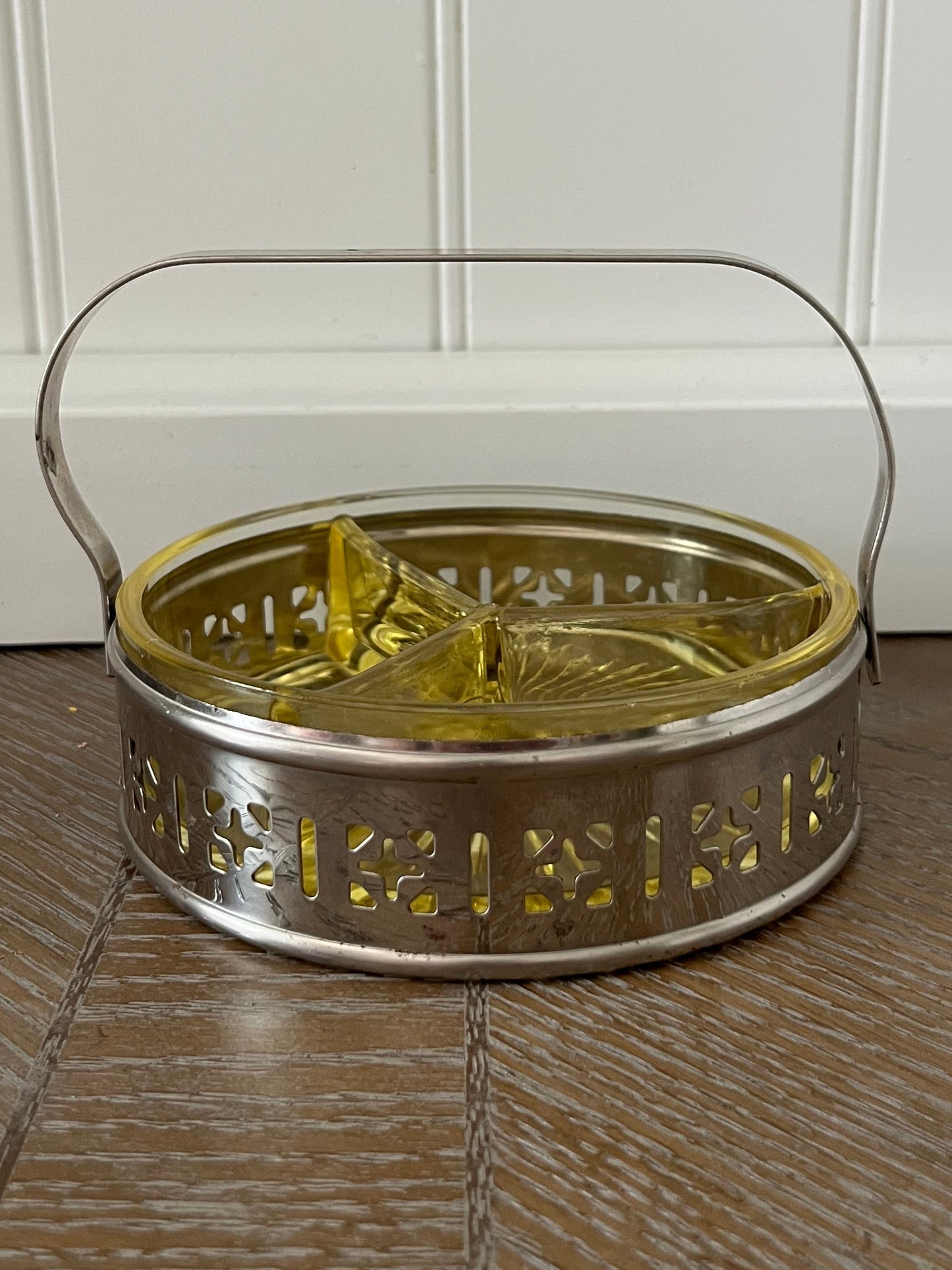 Vintage Yellow Depression Glass Divided Candy Dish with Silver Tone Basket Handle – 3 Section Relish Tray (1950s–1960s)