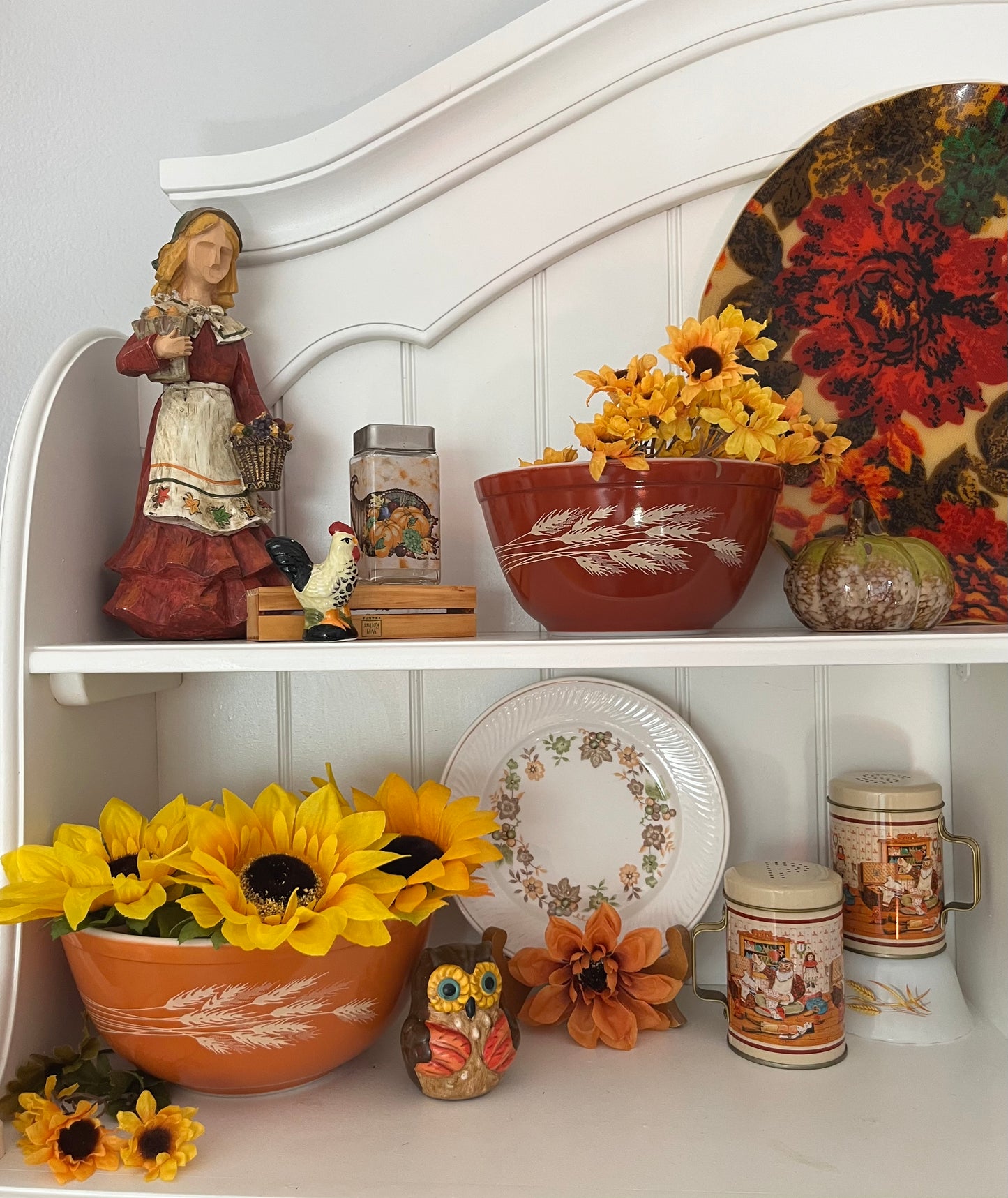 Vintage 1960s Fire-King Milk Glass Custard Cup Ramekin #424 – Golden Wheat Pattern – 6 oz