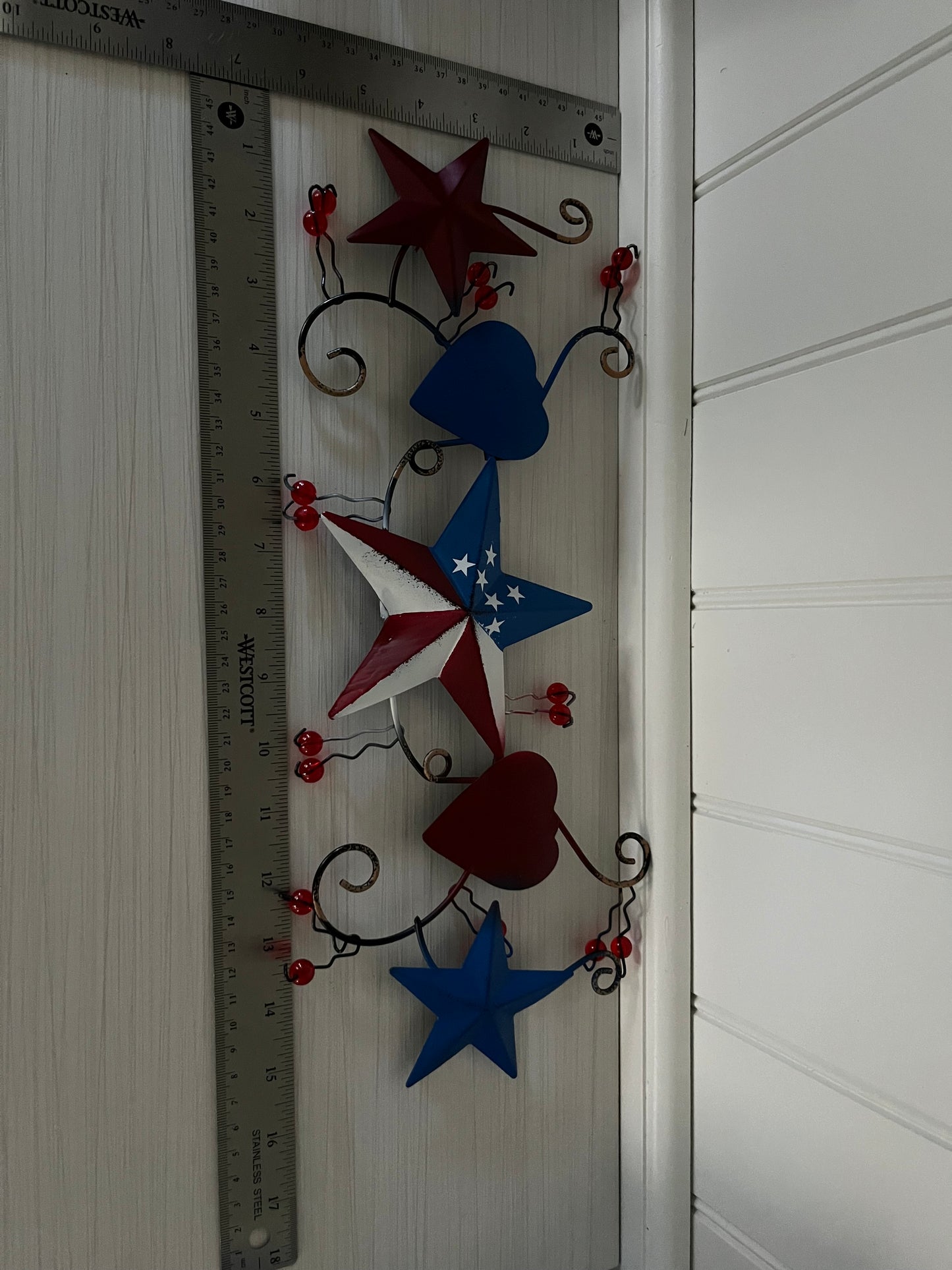 Americana Patriotic Metal Wall Décor with Stars & Hearts | Red White & Blue Country Folk Art Wall Hanging