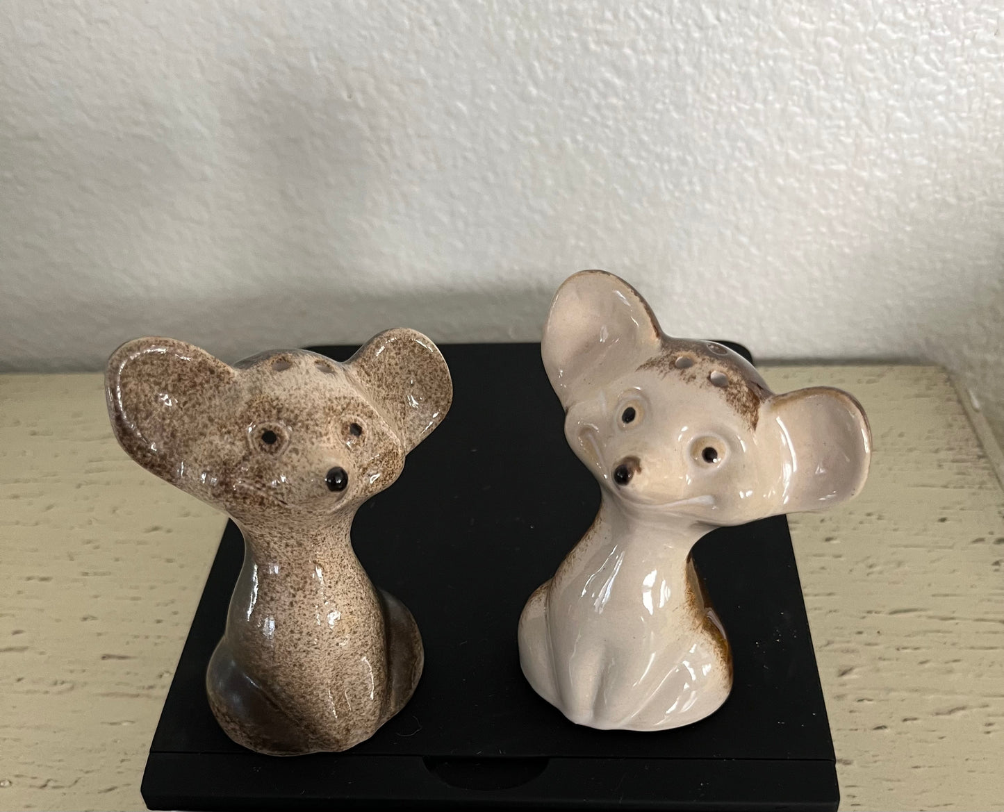 Vintage Lena Qvick Ström Mouse Shakers (1970s Swedish Design) – Brown & Cream Ceramic Pair