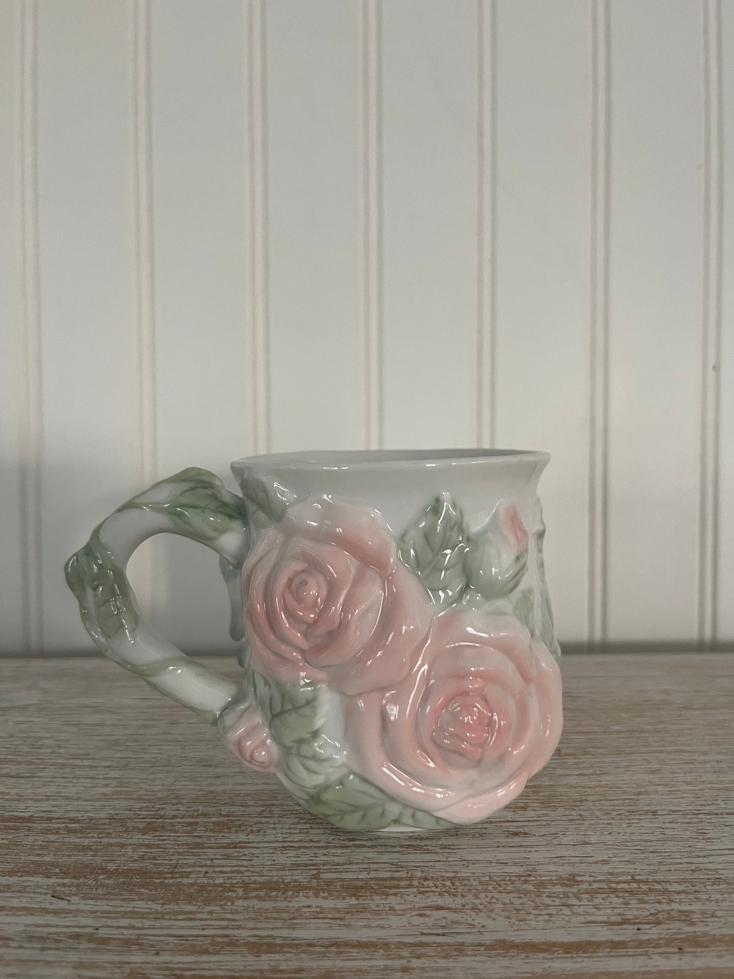 Vintage Avon 1998 Blond Cherub with Pink Roses Mug