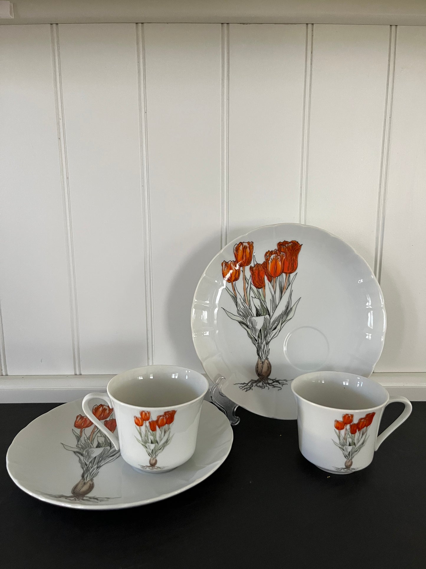 Vintage SEYMOUR MANN Orange Tulip Teacup & Saucer Set — Botanical Floral Porcelain Coffee Cups — Cottagecore Tea Party Decor — Set of 2 Cups & 2 Plates