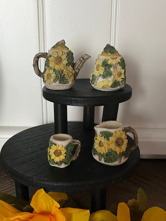 Miniature Sunflower Ceramic Tea Set – 4-Piece Vintage Country Mini Display (c.1990s)