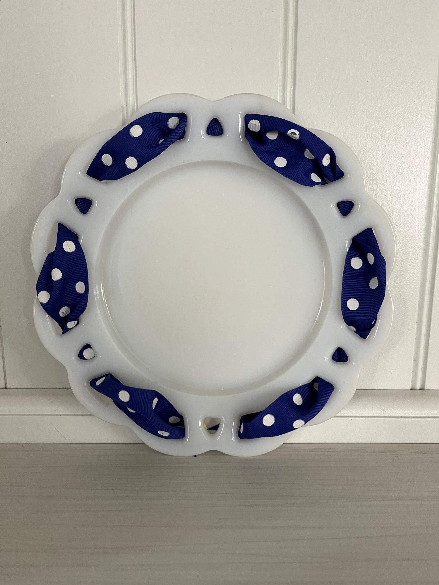 Vintage 1950s–1960s Milk Glass Lace Edge Ribbon Plate – Anchor Hocking Style, 8.5” Round