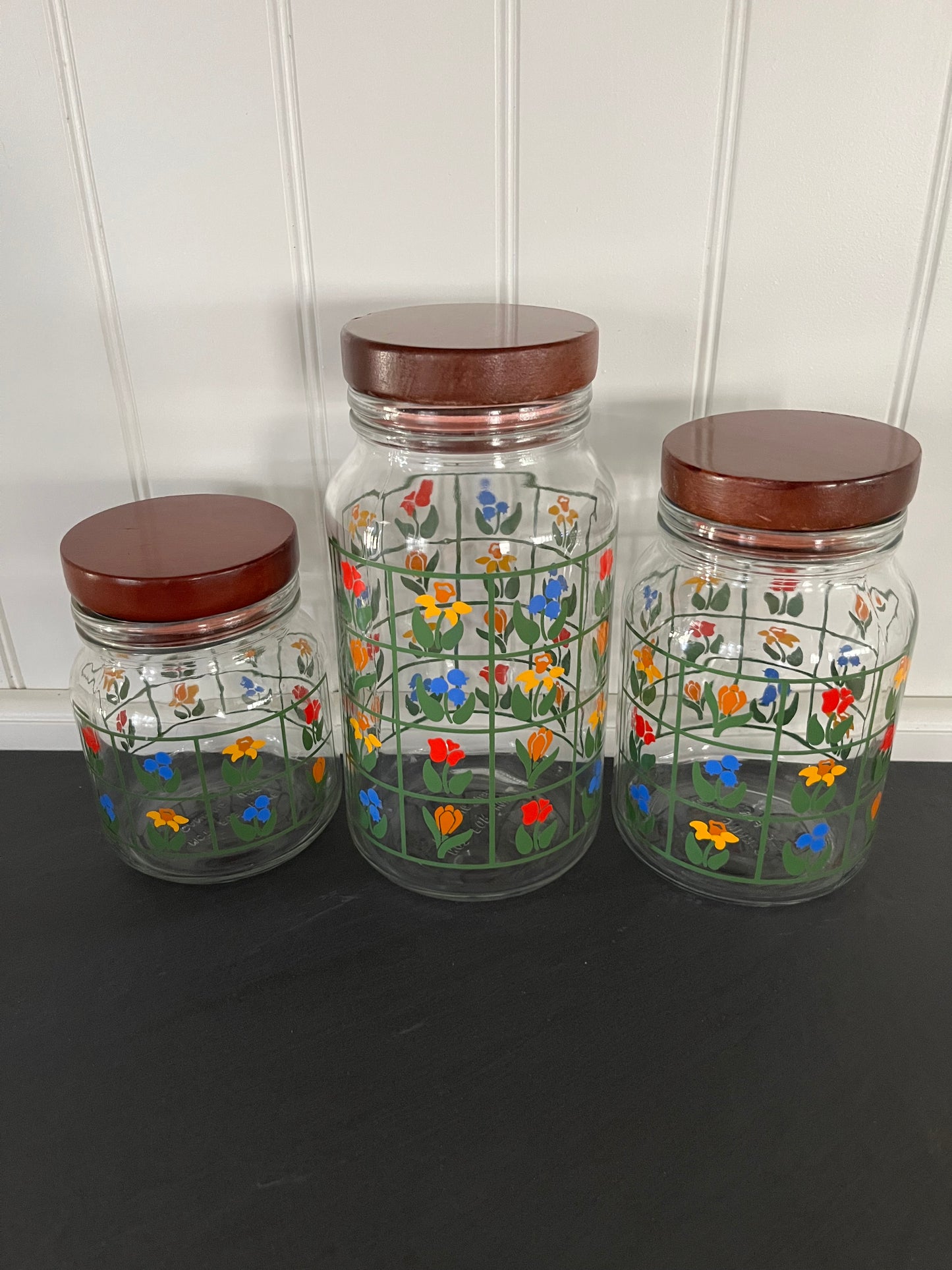 Vintage 1983 Anchor Hocking Nina Greenhouse “Tulip Trellis” Folk-Art Canister Set – Set of 3