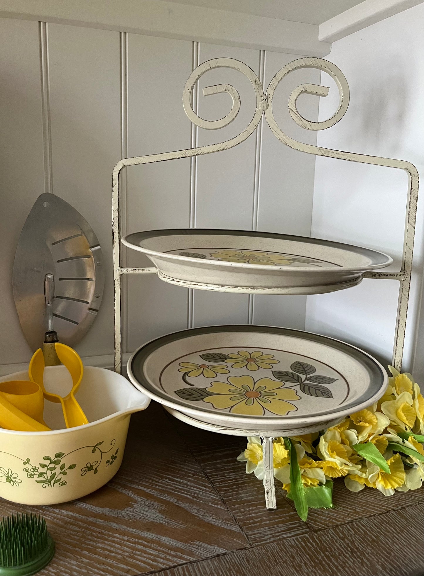 Vintage Foley Aluminum Pan Strainer w/ Yellow Wood Handle, 1950s Kitchen Grease & Water Strainer, Retro Kettle Drainer