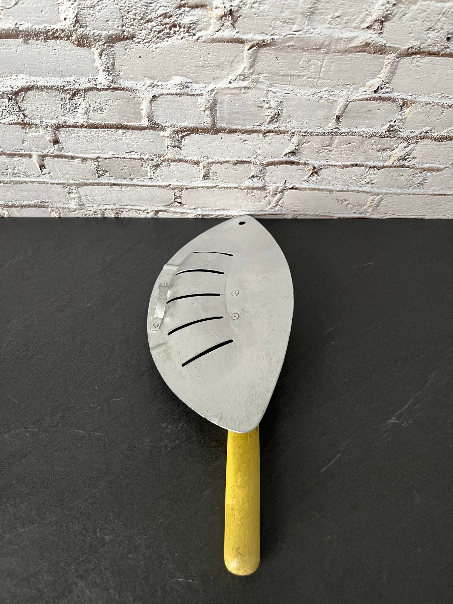 Vintage Foley Aluminum Pan Strainer w/ Yellow Wood Handle, 1950s Kitchen Grease & Water Strainer, Retro Kettle Drainer