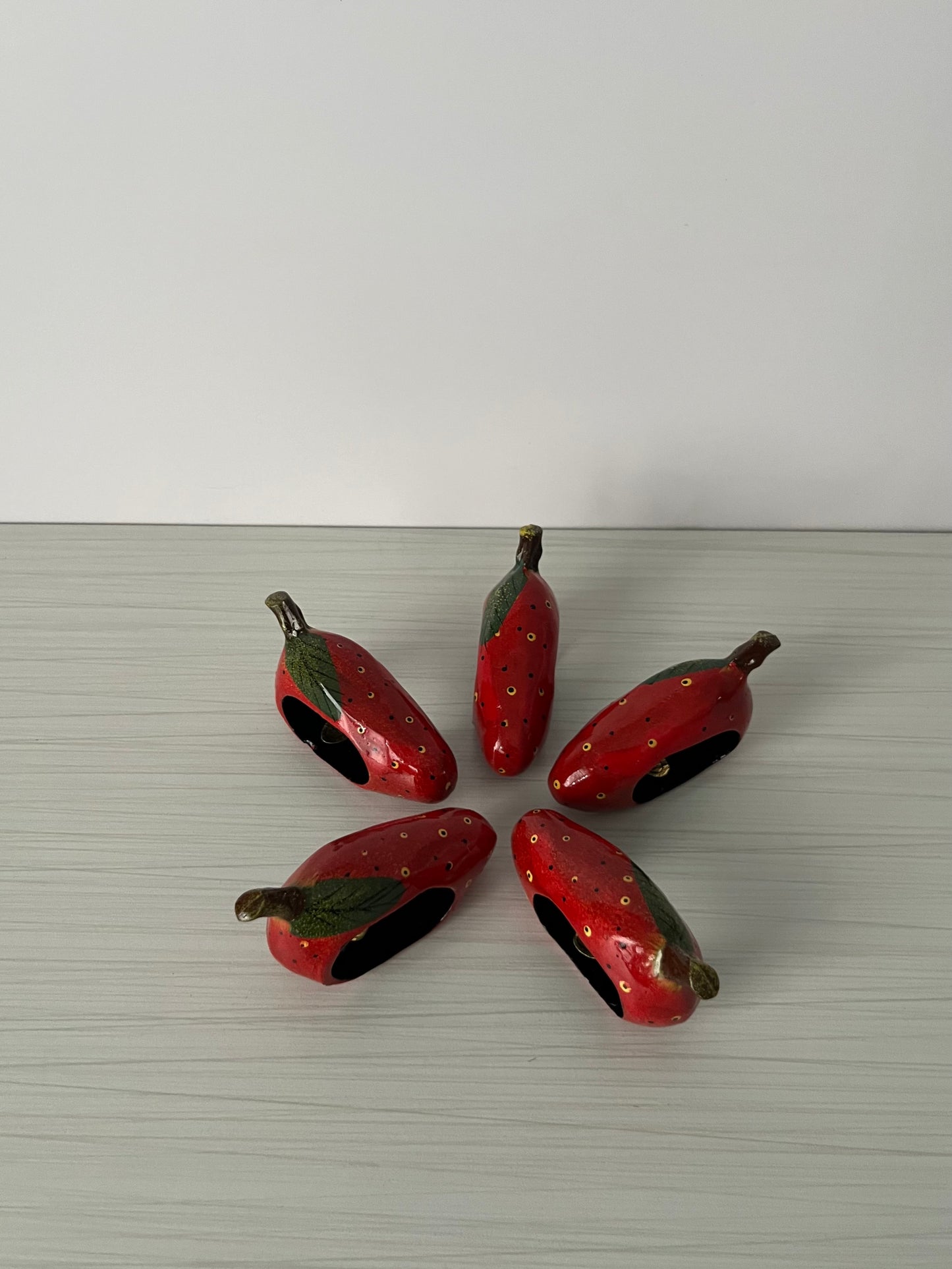 Vintage c. 1990s Hand-Painted Metal Strawberry Napkin Rings – Set of 5 Cottage Farmhouse Table Accents