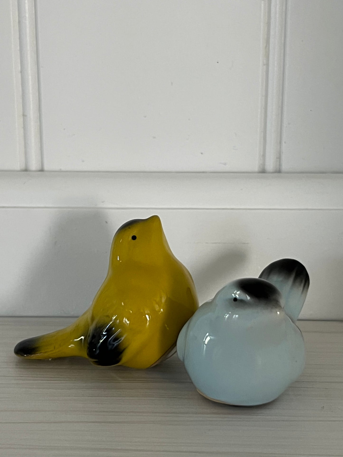 Vintage Ceramic Bird Salt & Pepper Shaker Set – c. 1990s Glazed Yellow & Blue Pair