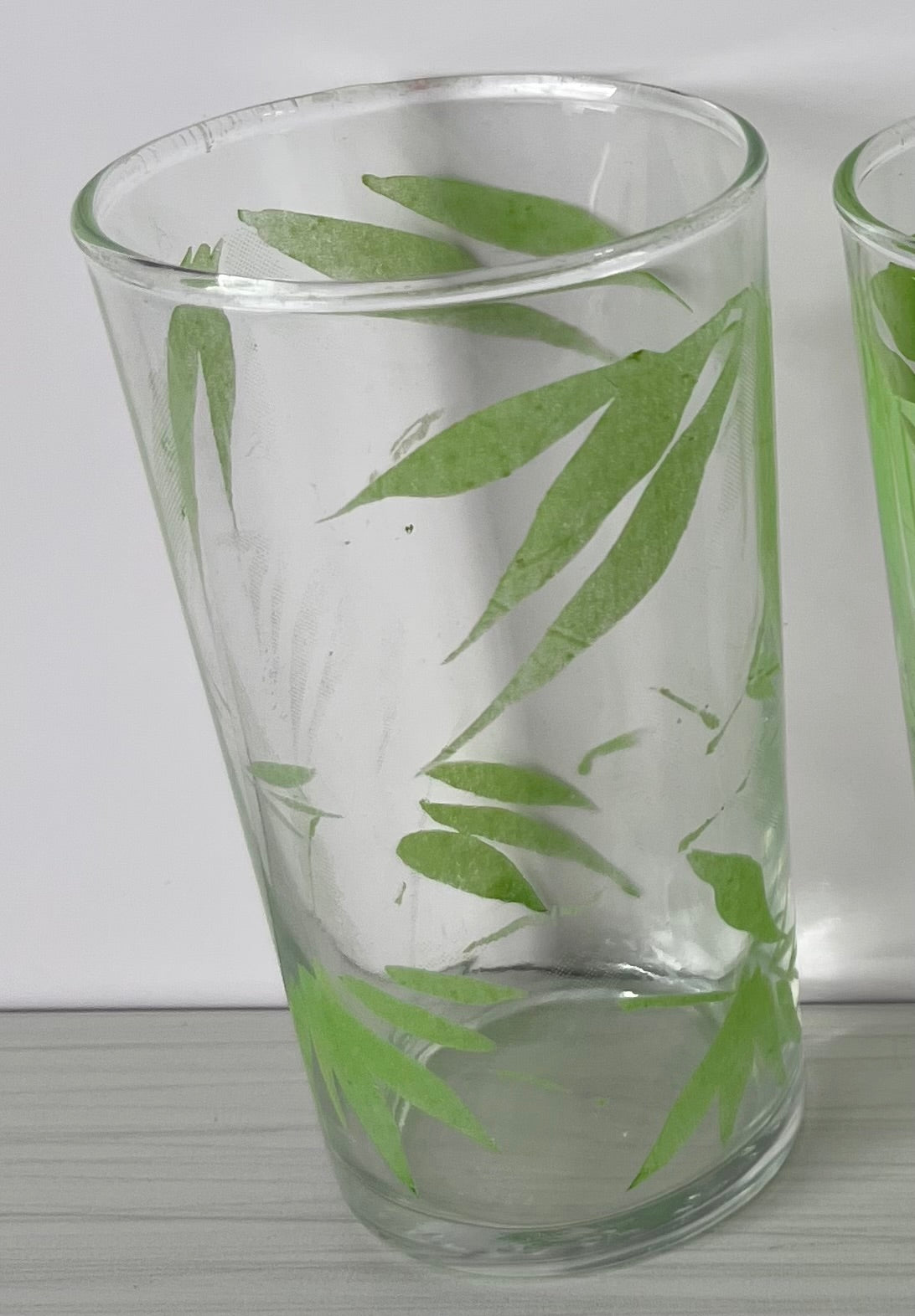 Vintage 1970s–1980s Tropical Bamboo Leaf Drinking Glasses – Set of 3 Green Botanical 10 oz Tumblers – Libbey Style Retro Barware