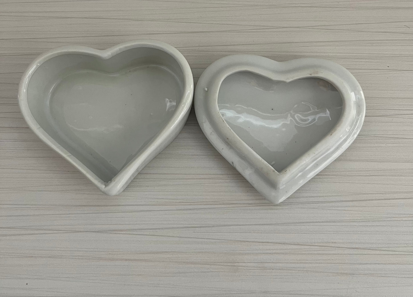 Vintage 1980’s White Ceramic Porcelain Floral Heart Trinket Box with Lid