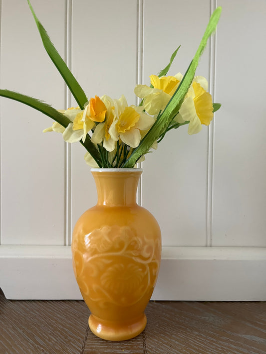 Vintage Avon Spring Bouquet Fragranced Vase in Amber – Floral Milk Glass Style Decorative Vase (1980s)