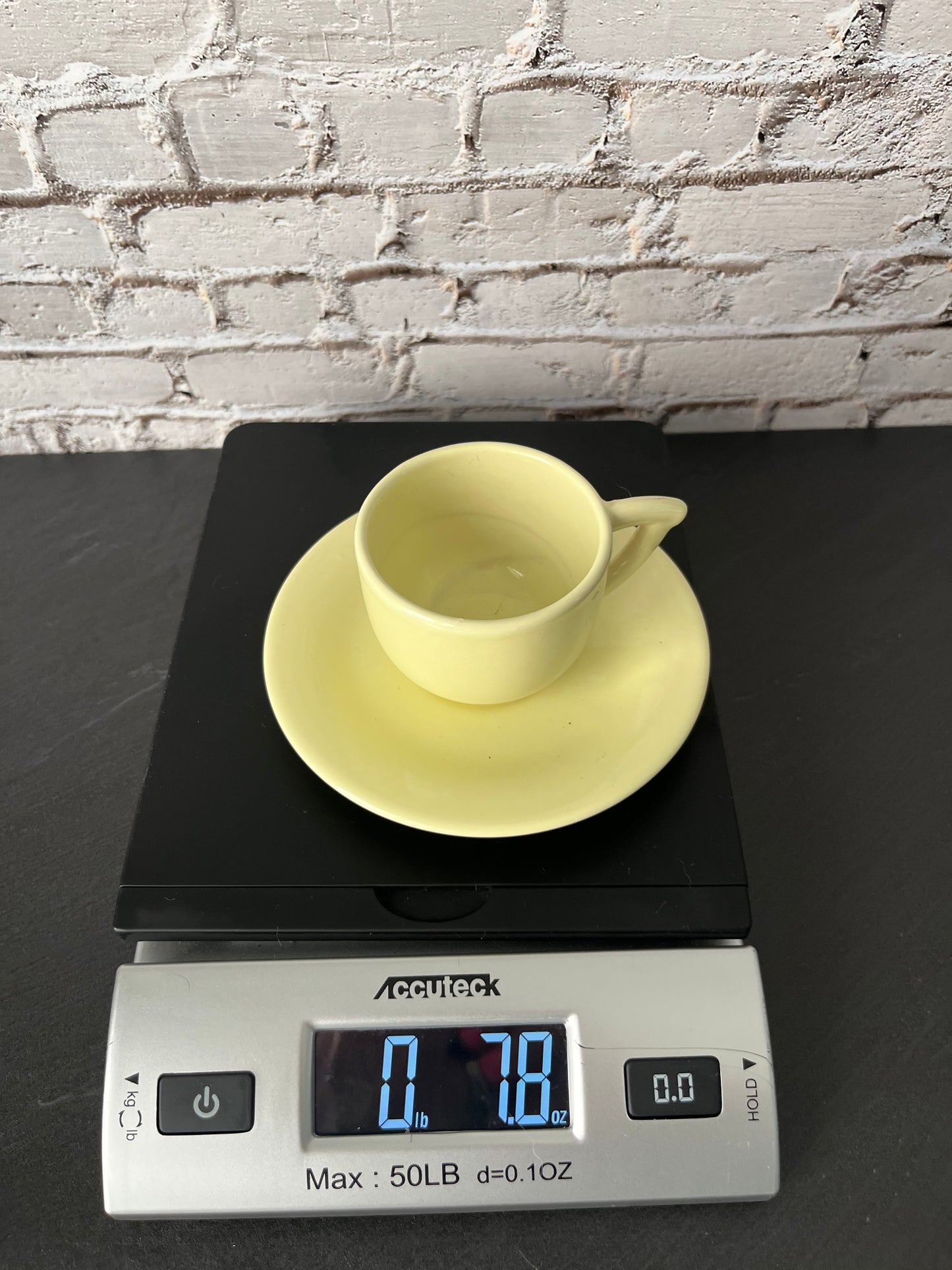 Vintage 1 Set SIC Italian Stoneware Yellow Demitasse Cup and Saucer – Butter Yellow Espresso Set Made in Italy (1970s–1980s) Società Italiana Ceramica
(Italian Ceramic Company)
