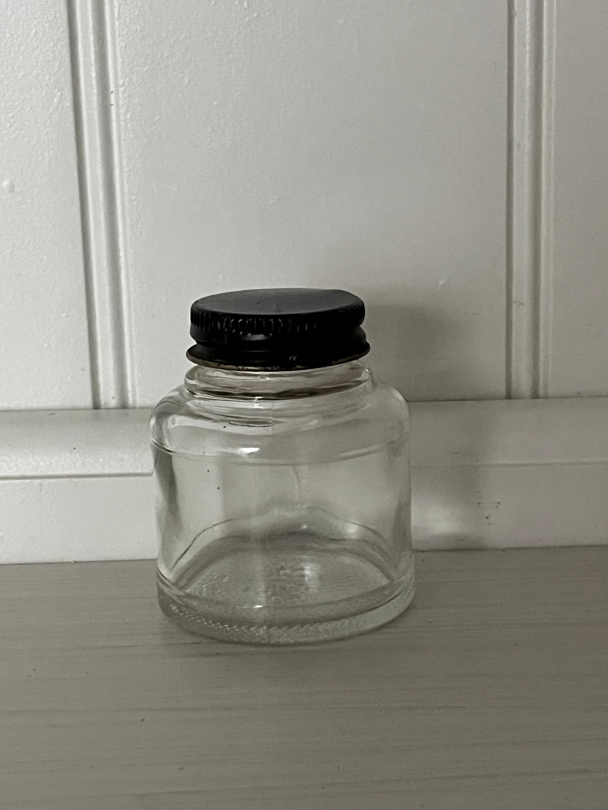 Vintage c1990’s Badger Air-Brush 2 oz Glass Paint Jar | BAB Marked Black Lid | Small Artist Supply Bottle