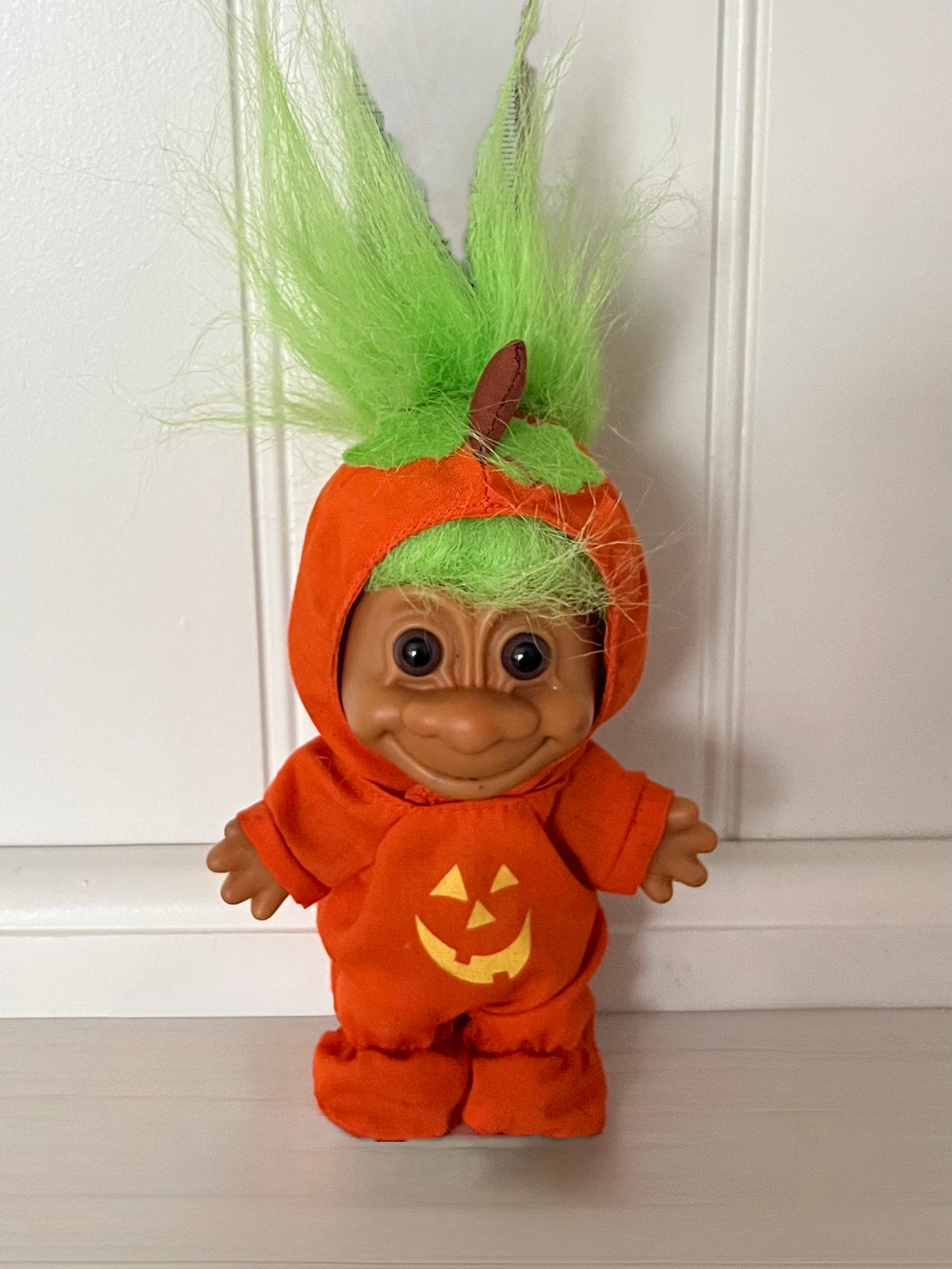 Vintage 1990’s Russ Berrie Halloween Pumpkin Troll Doll | Green Hair Jack-o’-Lantern Costume | 7”