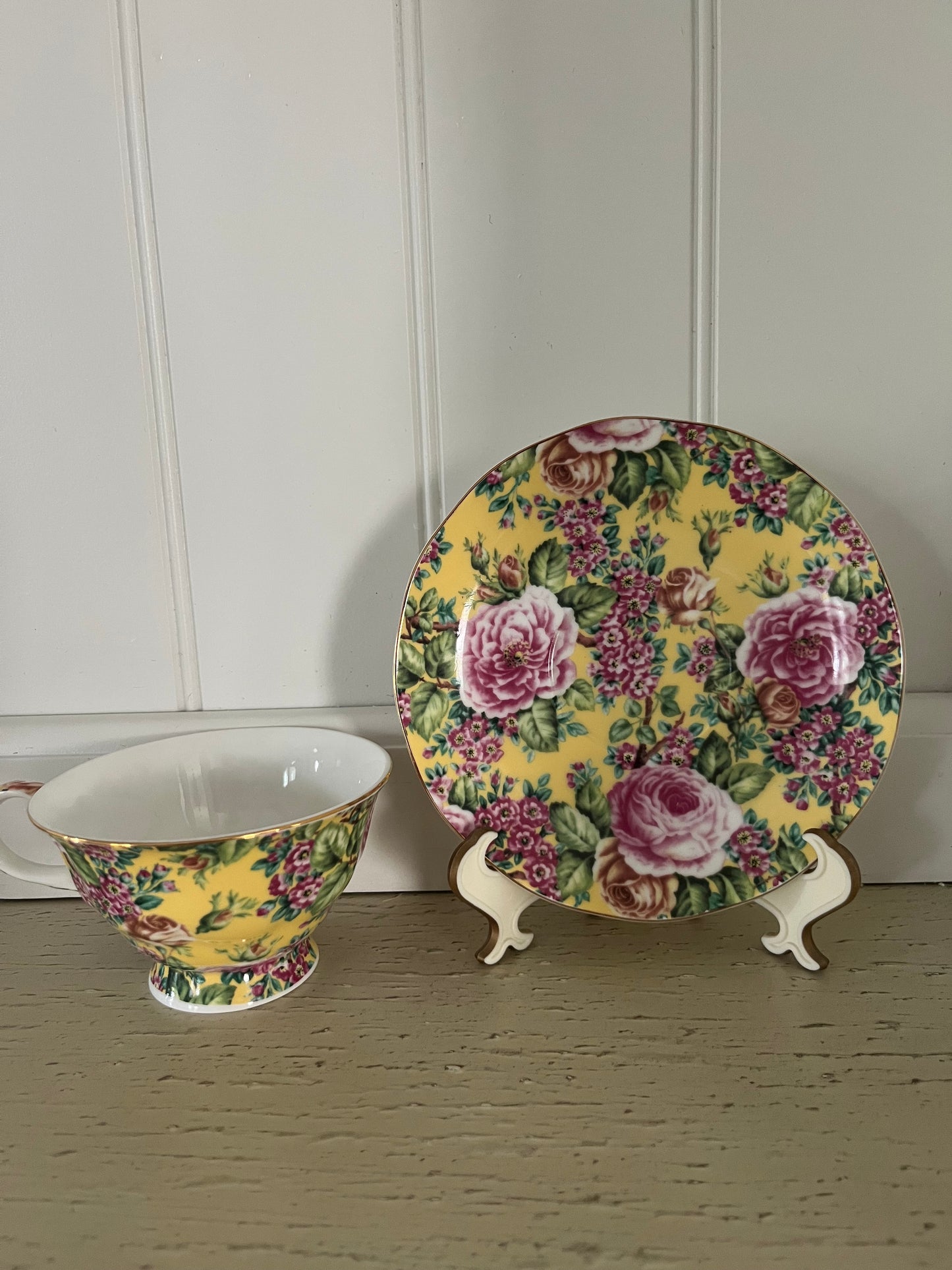 Edwardian Collection Yellow & Pink Roses Floral Chintz Teacup & Saucer – c. 1990s, Made in England