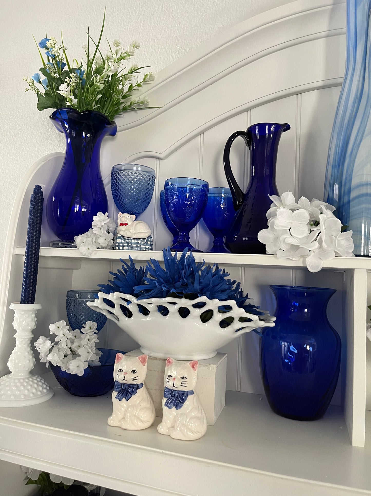 Vintage 1980s Indiana Glass “Illusions” Cobalt Blue Swirl Vase – Flared Rim Flower Vase