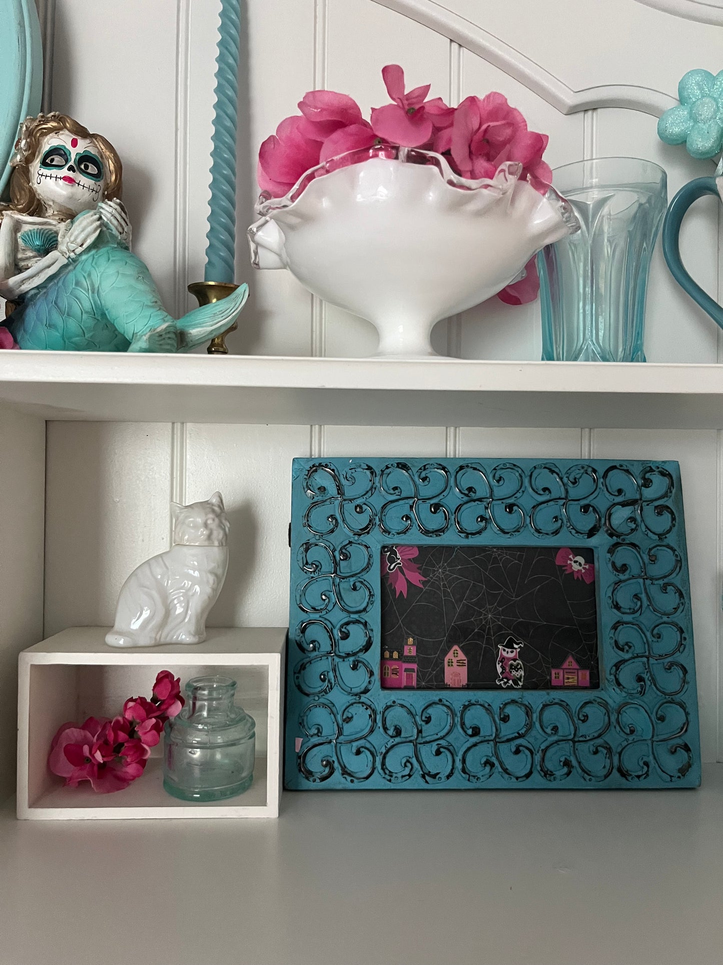 Vintage Avon White Milk Glass Persian Kitty Cat Perfume Bottle (1970s) - Collectible Home Décor