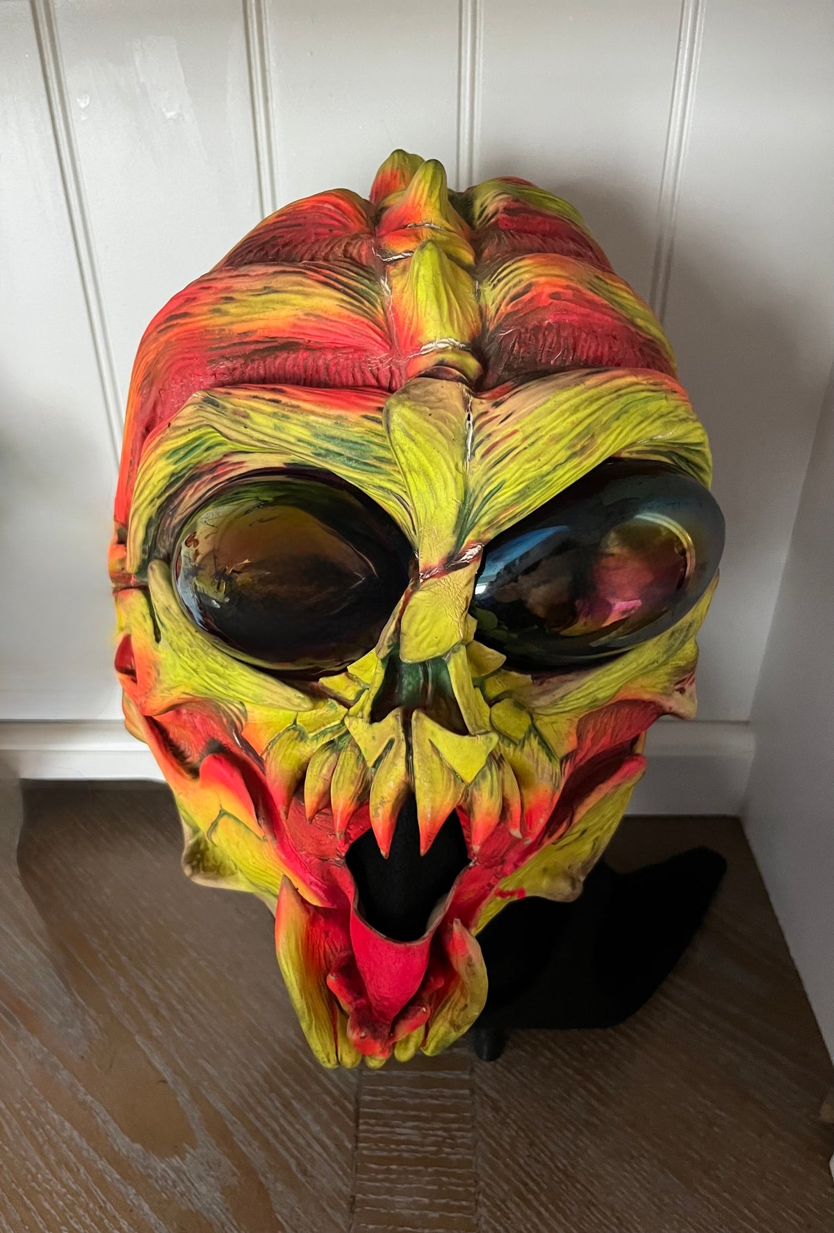Vintage 1999 Vintage BSS Alien Invader Skull Neon Halloween Mask, Be Something Studios B.Y. Halloween Horror