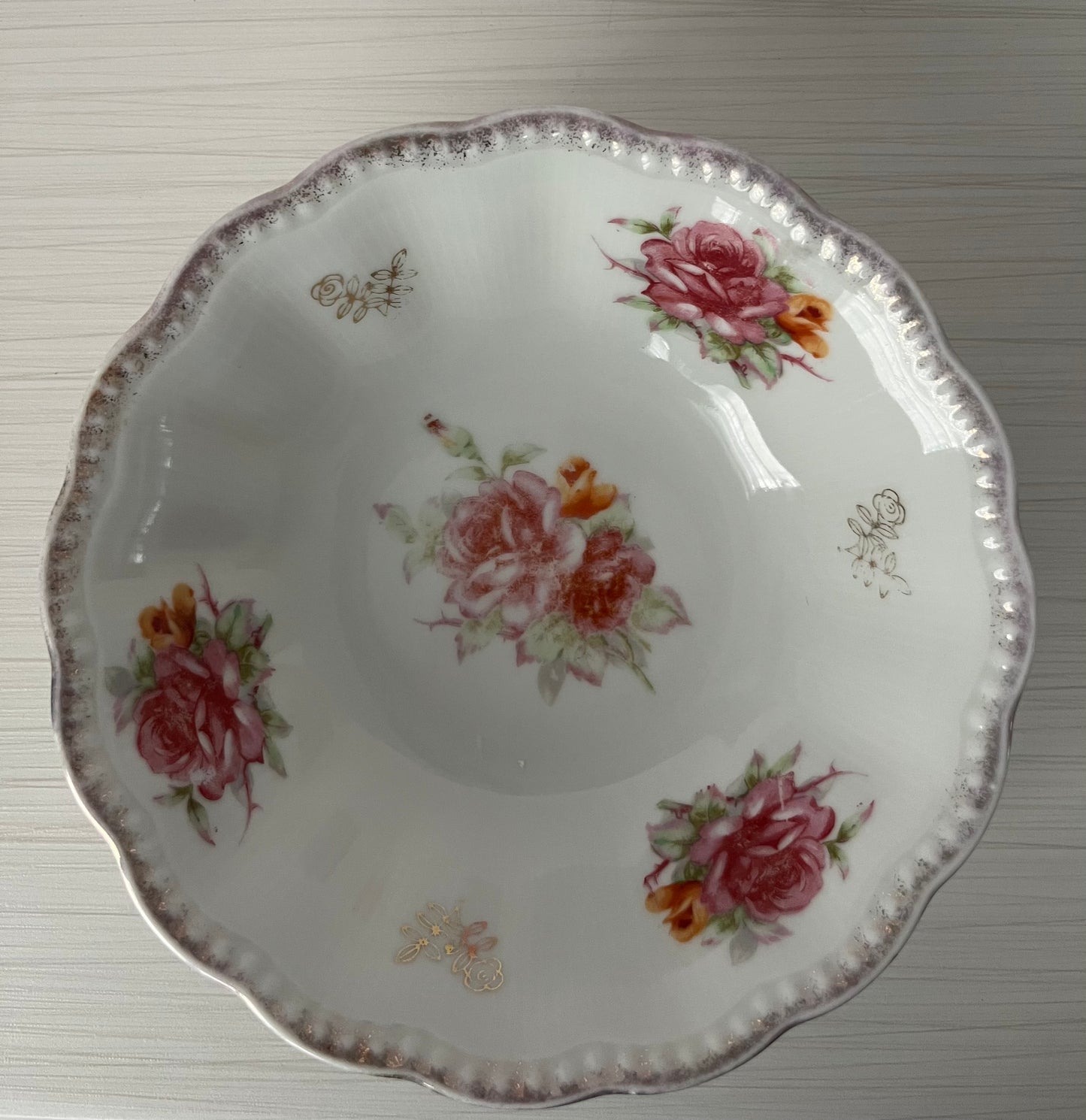 Vintage 1950s–1960s Japanese Porcelain Rose Bowl – 8” Scalloped Floral Serving Dish with Gold Accents