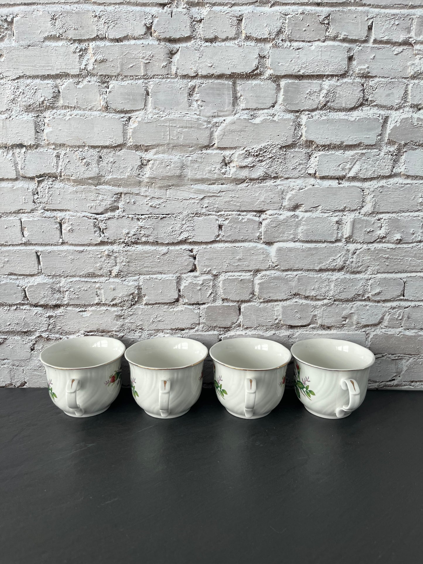 Vintage 1980s Lynns Fine China Rose Teacup & Saucer Set – Gold Rim Cottage Floral – Set of 4