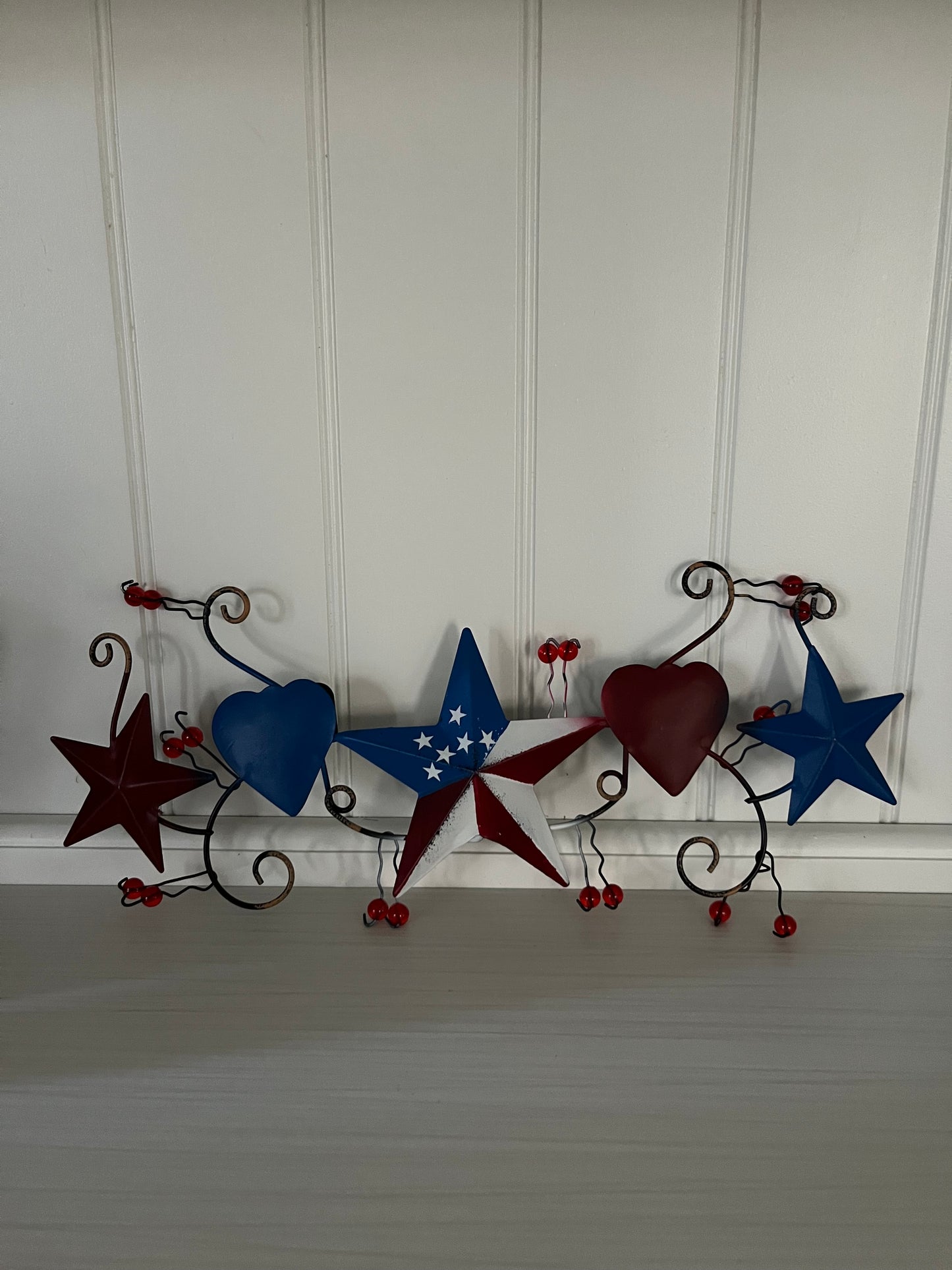 Americana Patriotic Metal Wall Décor with Stars & Hearts | Red White & Blue Country Folk Art Wall Hanging